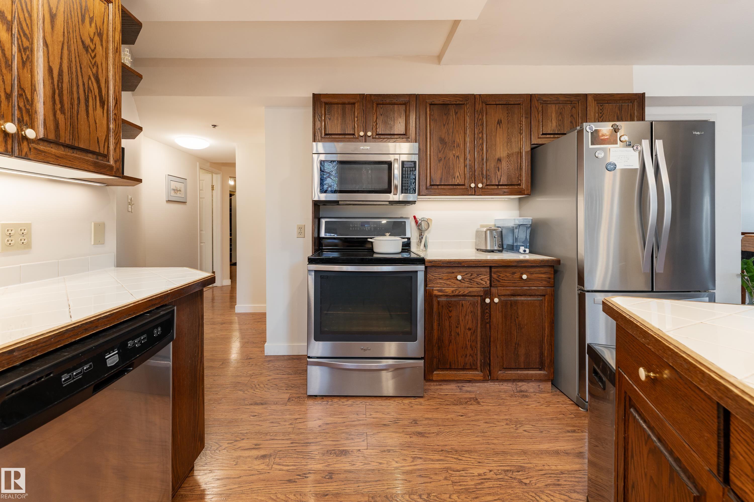 https://zimg.paragon.ice.com/ParagonImages/Property/PM/RAE/225400195/7/0/0/acdba8ad17f4a5bc979ebcb636c5af9c/1/6cde0c7ff586a3f1a738d2863257bef1/225400195-e9b31f49-40cf-45ec-bcd7-882e2c45e340.JPG