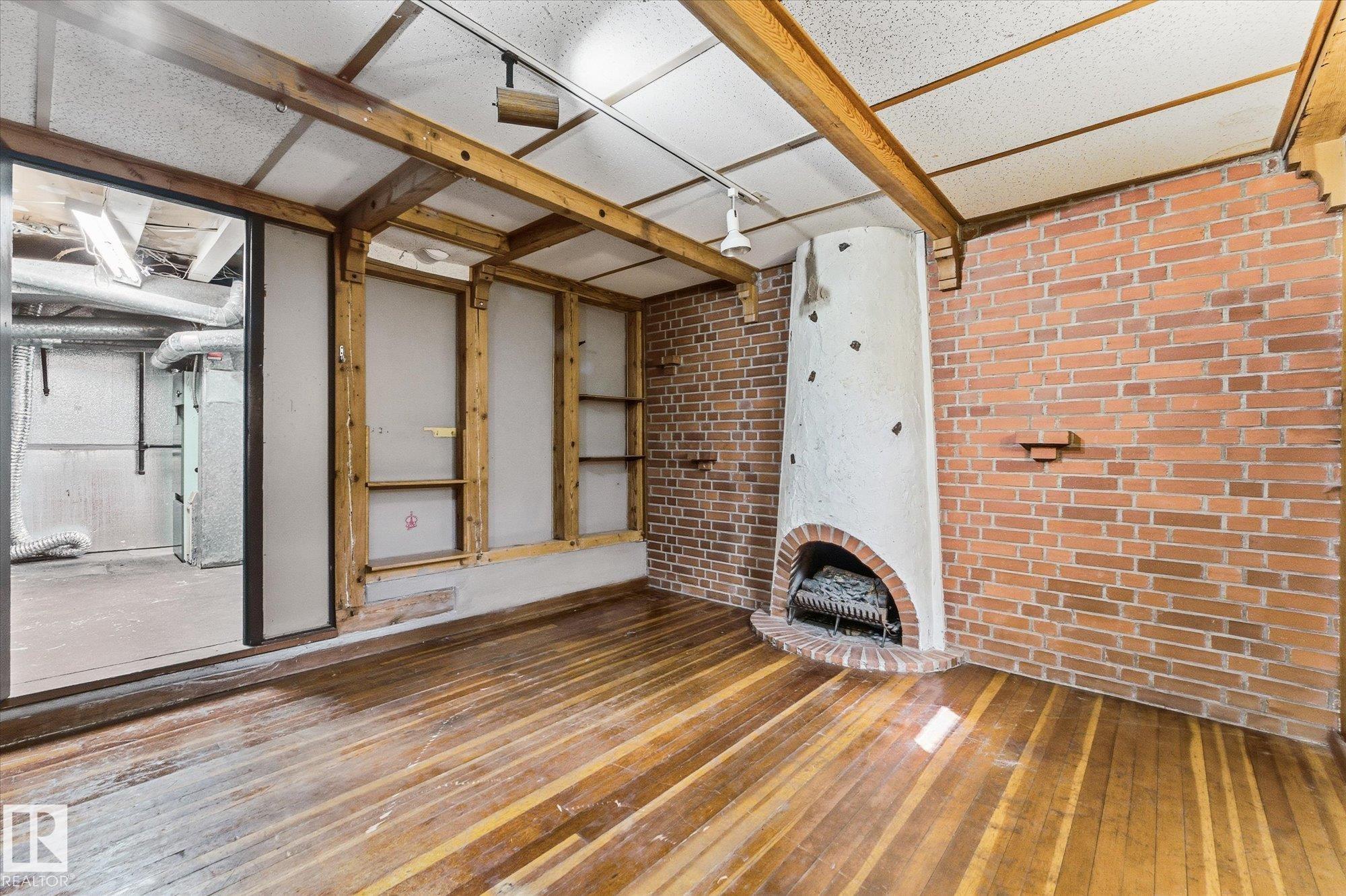https://zimg.paragon.ice.com/ParagonImages/Property/PM/RAE/225400198/33/0/0/a8c479bff182d92b07b1c2d59e4fd900/1/56b9a70b2cbaa689d123b51582eaff23/225400198-4e5f1adb-a5e5-4ede-9692-1a1d1fe73d56.JPG