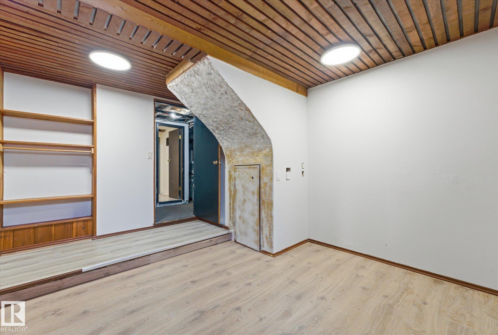 https://zimg.paragon.ice.com/ParagonImages/Property/PM/RAE/225400198/37/0/0/a92d6388c610e7e81eaaf394f5f1eb05/1/56b9a70b2cbaa689d123b51582eaff23/225400198-dbebbbe7-f7b5-4513-9c1b-5080399a2dd6.JPG