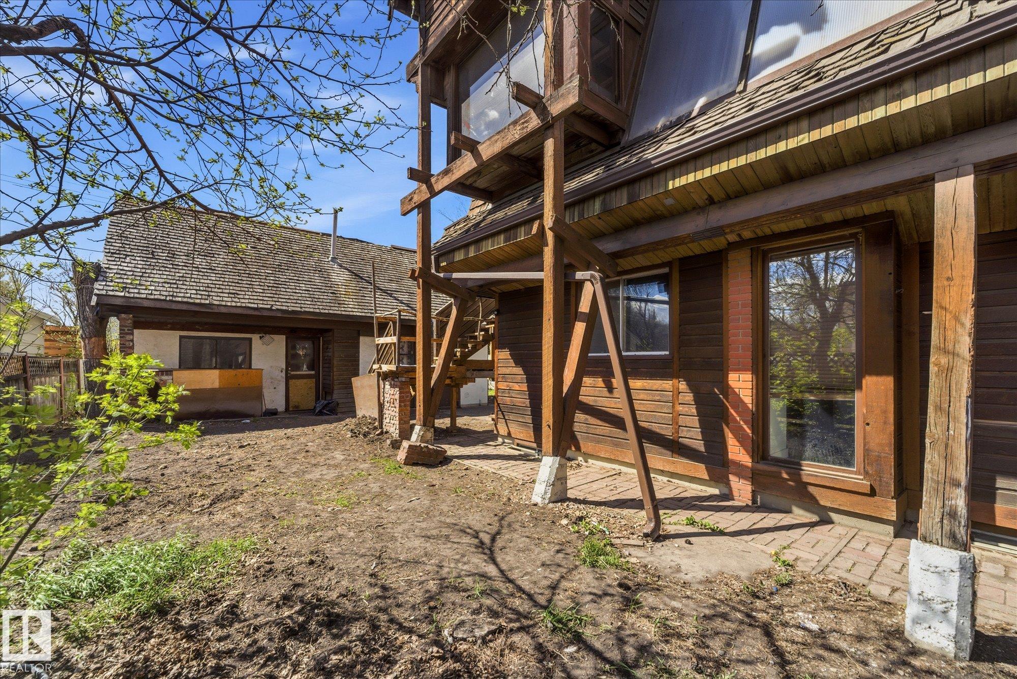 https://zimg.paragon.ice.com/ParagonImages/Property/PM/RAE/225400198/43/0/0/74bf8367e6de305b4209b3ae2a15a27b/1/56b9a70b2cbaa689d123b51582eaff23/225400198-7a7d3768-eb5a-4ecc-bb0d-f5d32bb5cfec.JPG