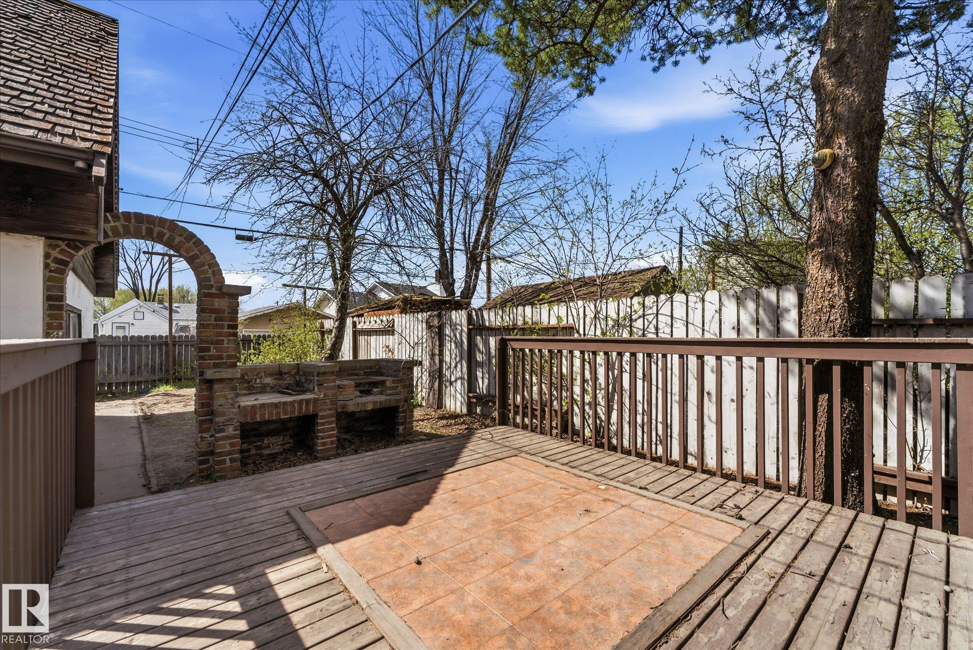 https://zimg.paragon.ice.com/ParagonImages/Property/PM/RAE/225400198/47/0/0/cb5a64b6c03690ce951c0b1b628e2869/1/56b9a70b2cbaa689d123b51582eaff23/225400198-1b313533-2148-444c-8e57-78436a83604b.JPG