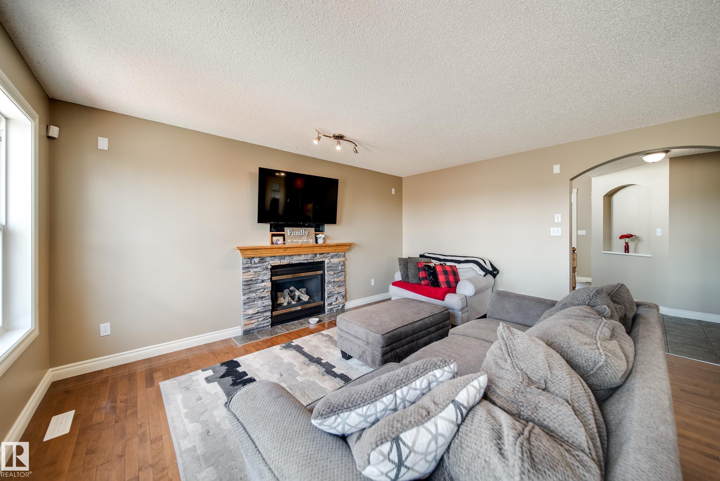 Photo 11 at 12627 16 Avenue SW, Rutherford, Edmonton