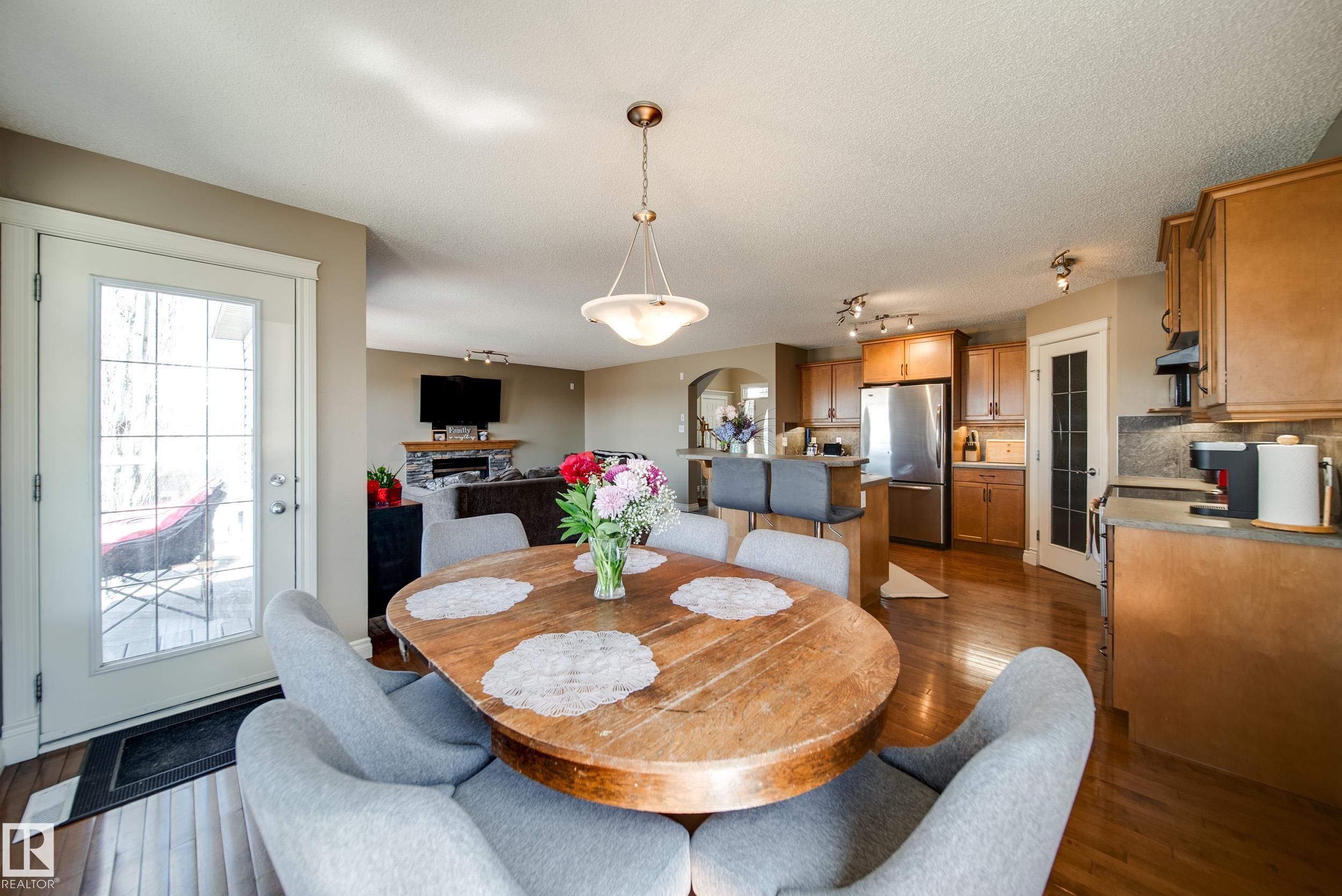 Picture for 12627 16 AV SW