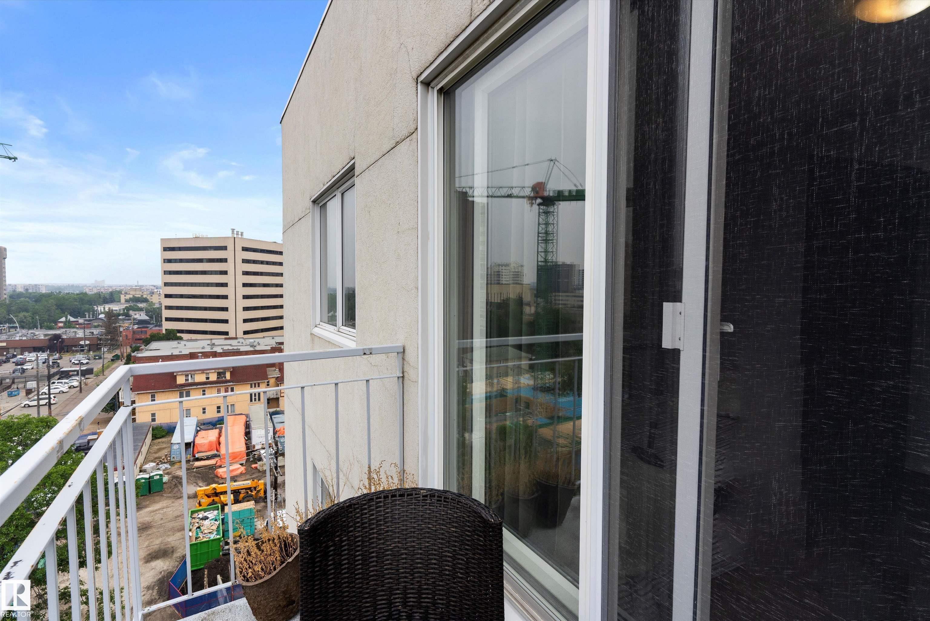 https://zimg.paragon.ice.com/ParagonImages/Property/PM/RAE/225400210/13/0/0/39195cc456d5d445af8060087cd3c127/1/46e960b921859ed61b77c4461dfb15c7/225400210-8209a0cb-ec4e-4c10-89dc-239052c8fe73.JPG