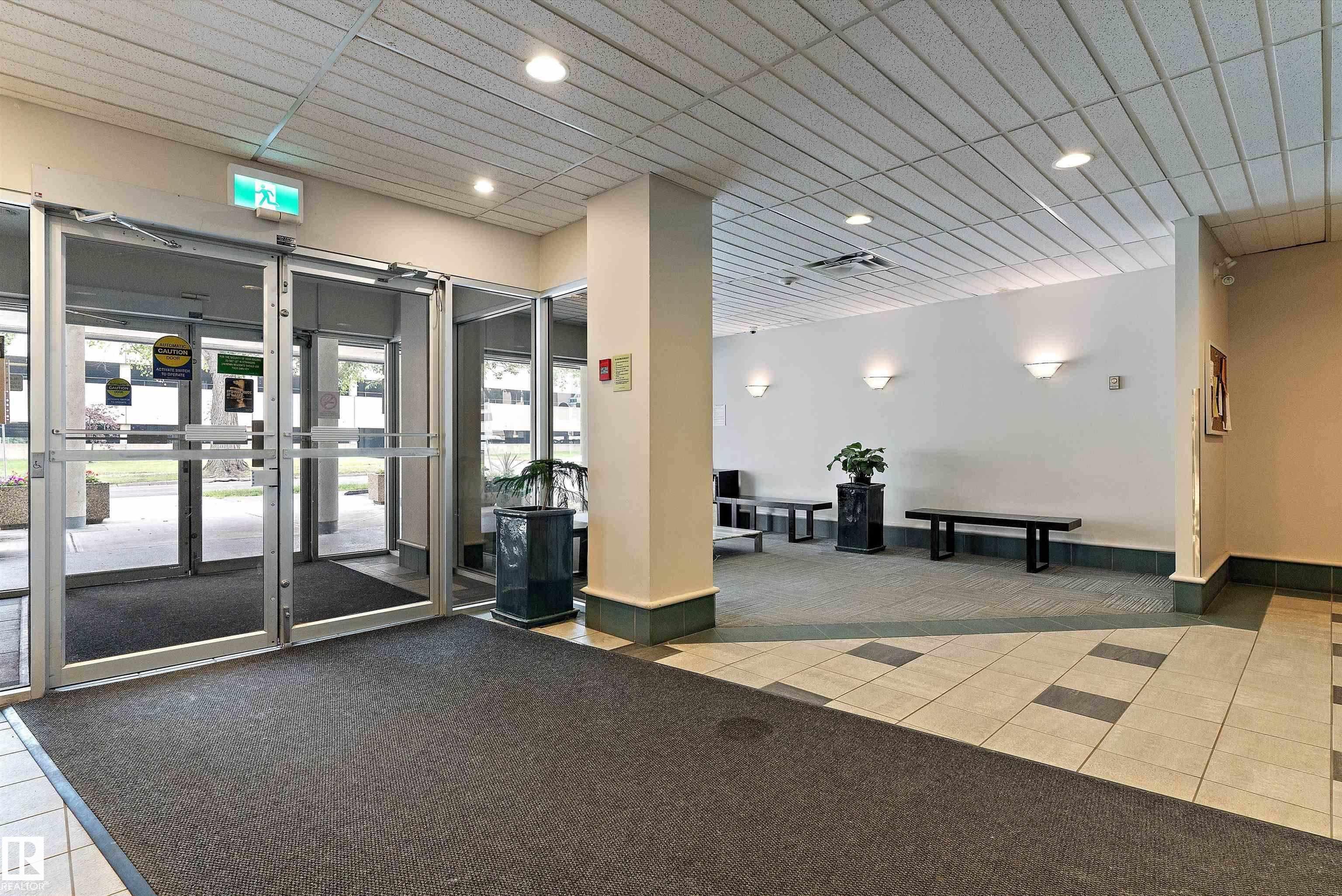 https://zimg.paragon.ice.com/ParagonImages/Property/PM/RAE/225400210/18/0/0/aff2c86862c603eddce421d670df7cca/1/46e960b921859ed61b77c4461dfb15c7/225400210-72a022fc-1d88-4703-aaf9-5d8e8a4f0b87.JPG