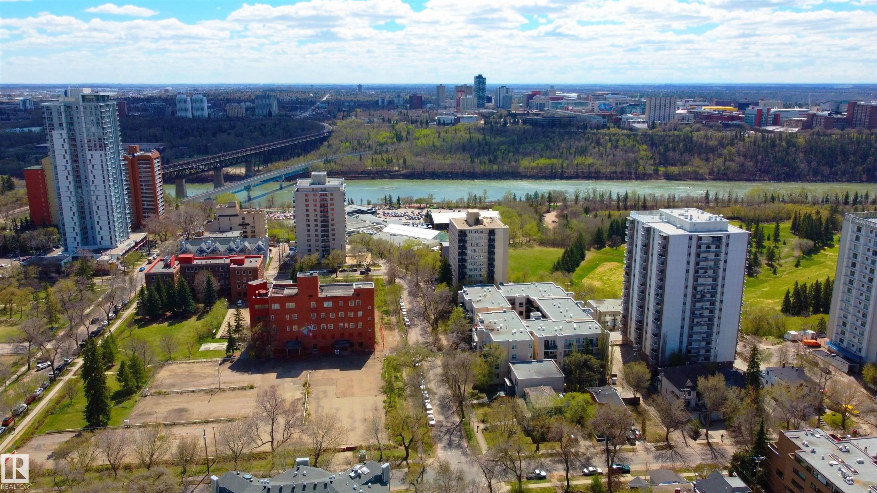 https://zimg.paragon.ice.com/ParagonImages/Property/PM/RAE/225400210/28/0/0/2d75e227d2adcc9580a645ad635f2473/1/46e960b921859ed61b77c4461dfb15c7/225400210-e2d5c488-c9d6-4cf5-88b2-0a92b6532943.JPG
