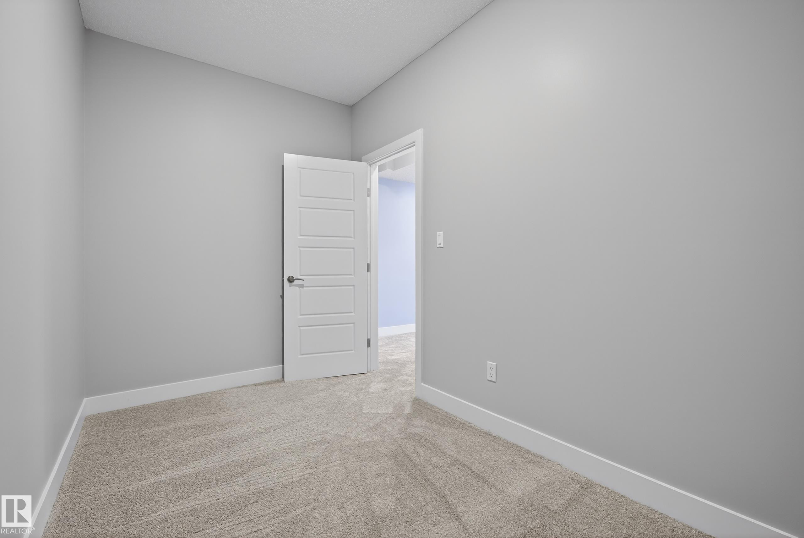https://zimg.paragon.ice.com/ParagonImages/Property/PM/RAE/225400235/52/0/0/03da45162b6e31cb588c99642f3f6011/1/748bd295601574fe3f0bb6c900a6e1e0/225400235-C12E9950-D1DE-45A0-ADC8-0788F084ABA8.JPG