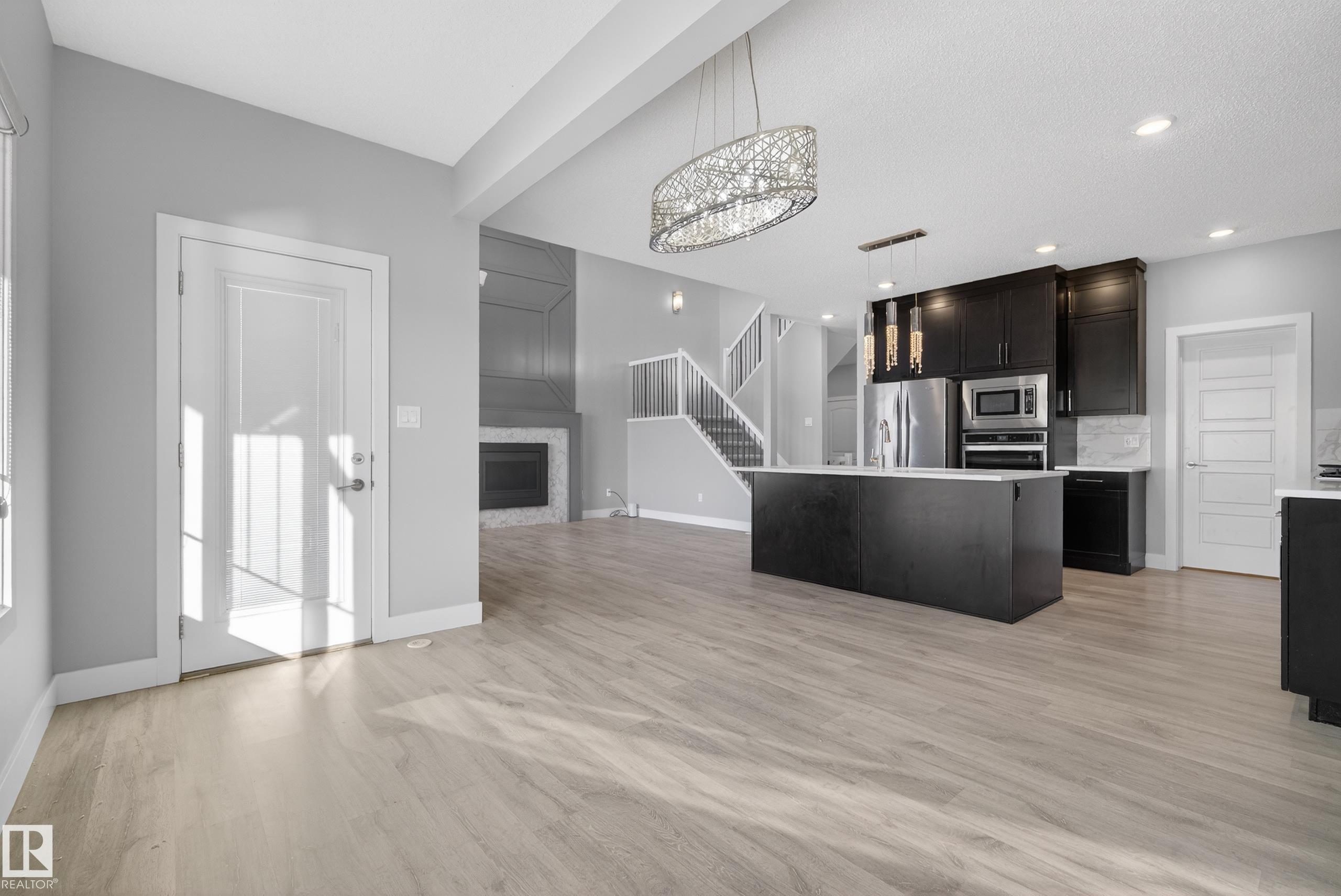 https://zimg.paragon.ice.com/ParagonImages/Property/PM/RAE/225400235/9/0/0/8472c383e9d776403e65e398e44b8b47/1/748bd295601574fe3f0bb6c900a6e1e0/225400235-81F08169-03F6-4DA3-B173-66C8719F99EB.JPG