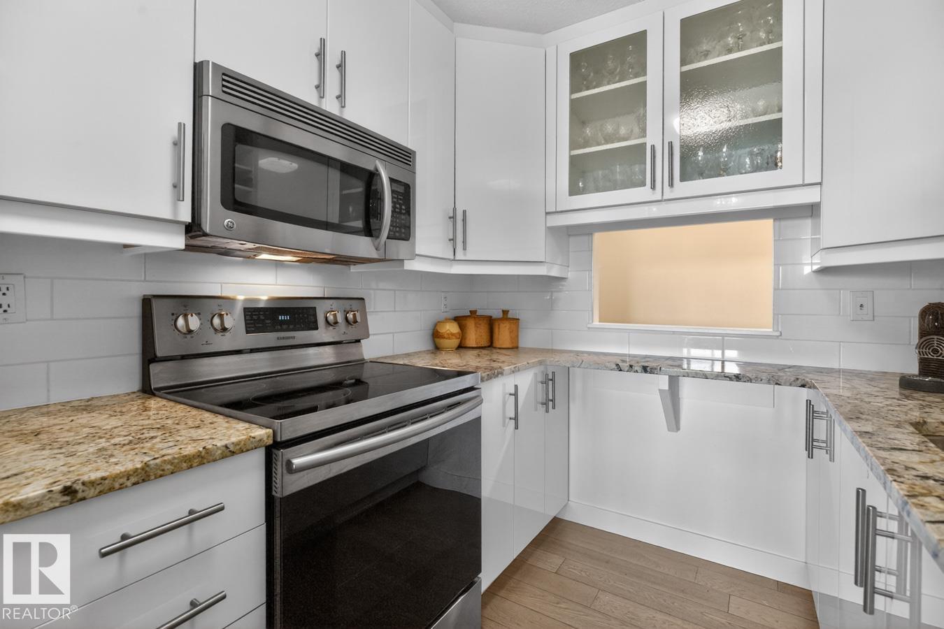 Photo 10 at 602 - 12303 Jasper Avenue NW, Wîhkwêntôwin, Edmonton