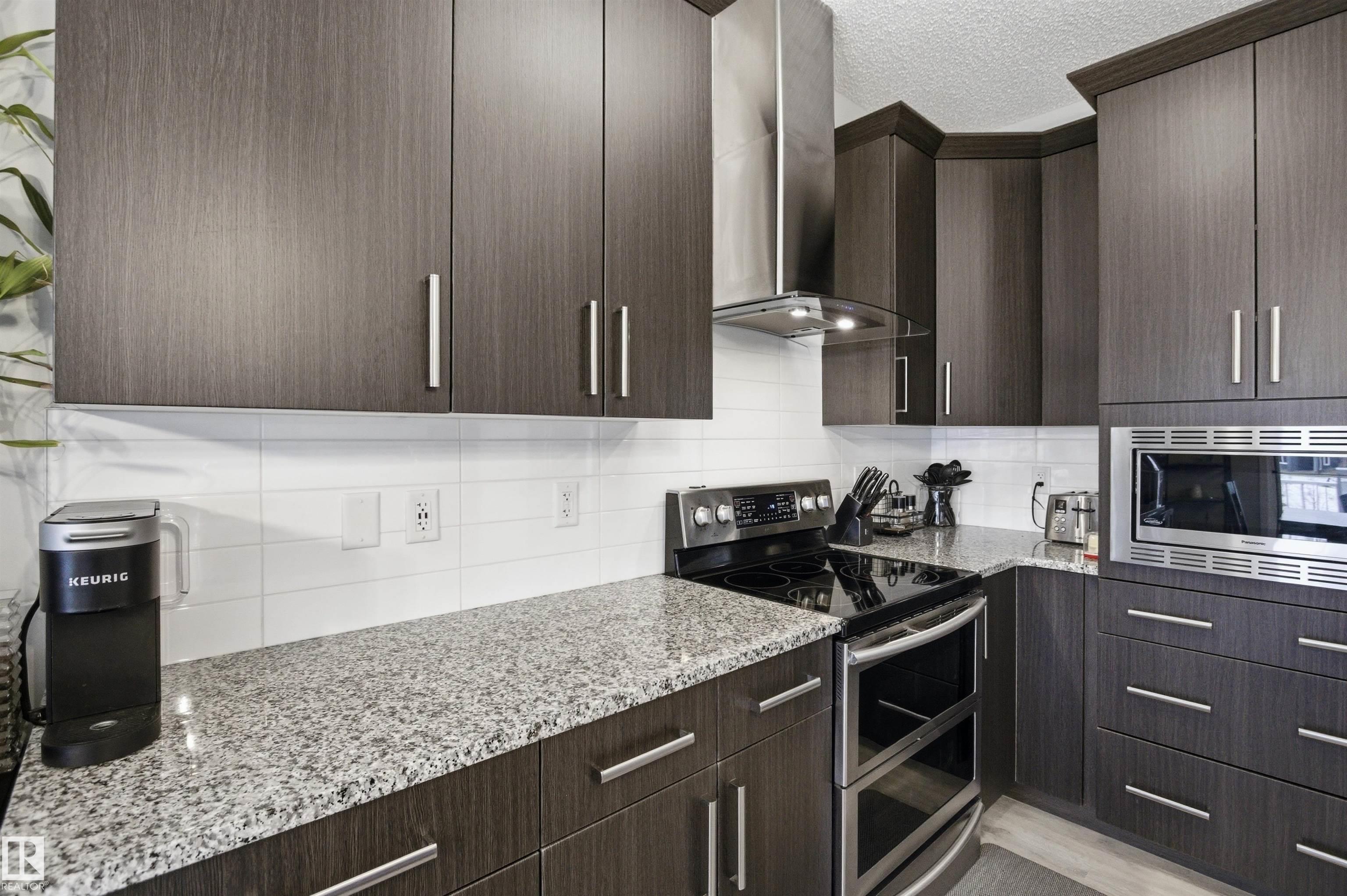 https://zimg.paragon.ice.com/ParagonImages/Property/PM/RAE/225400237/10/0/0/1b399d45b7e7643ee677398242abcdb5/1/0759a59cbb35d25a27926293c215bdc8/225400237-142e62eb-8988-484d-9f3e-94672d1323f5.JPG