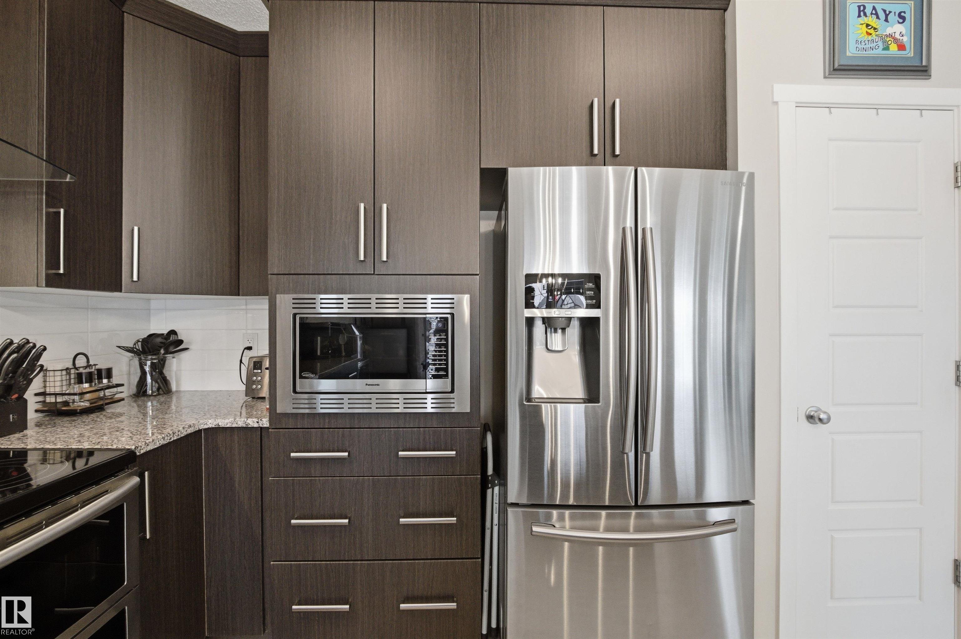 https://zimg.paragon.ice.com/ParagonImages/Property/PM/RAE/225400237/11/0/0/ce6a2a001d0a884b2e72824baf0abad7/1/0759a59cbb35d25a27926293c215bdc8/225400237-54dbd0bd-5107-4c71-9fca-6b5bb6a84980.JPG