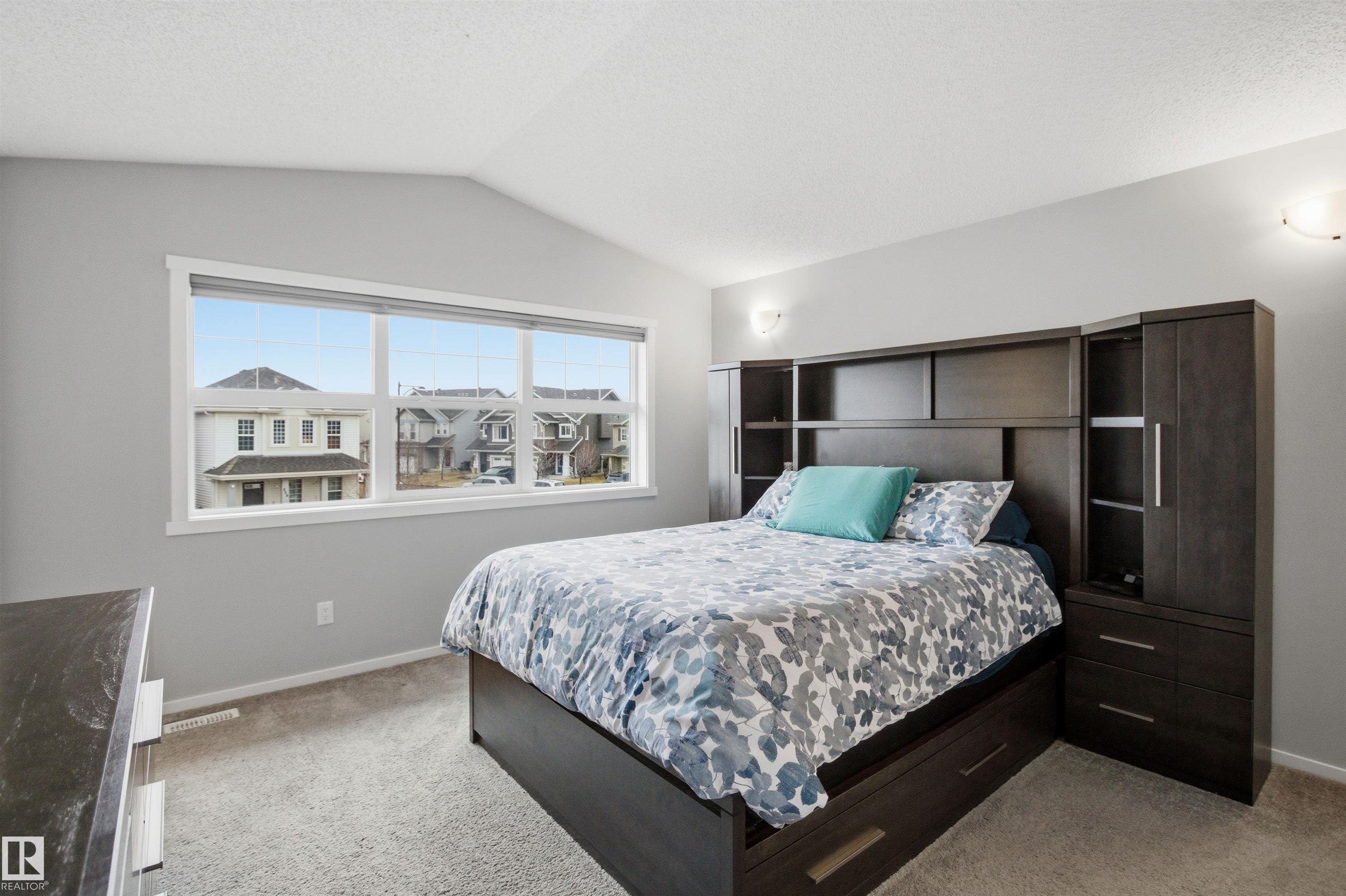 https://zimg.paragon.ice.com/ParagonImages/Property/PM/RAE/225400237/25/0/0/d3e9f94c6b6c5d51817f8ce921986d36/1/0759a59cbb35d25a27926293c215bdc8/225400237-38c34c27-d8f4-440c-aa13-b79c30d0d8c2.JPG