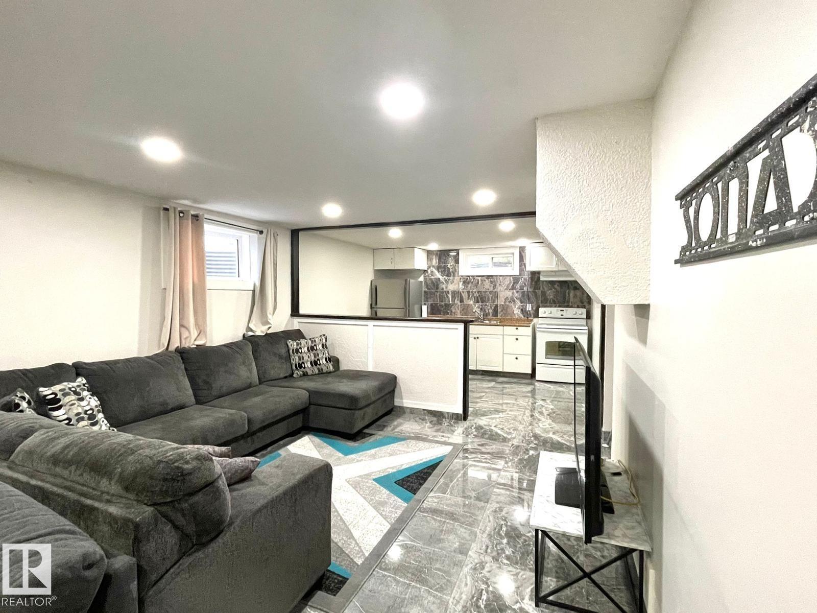 https://zimg.paragon.ice.com/ParagonImages/Property/PM/RAE/225400245/16/0/0/8843c04cf03727d9638234337700fde6/1/87fcae1687a0d85cb50a89007480de01/225400245-cceb3632-cf11-4408-adf8-e8c54c779b23.JPG