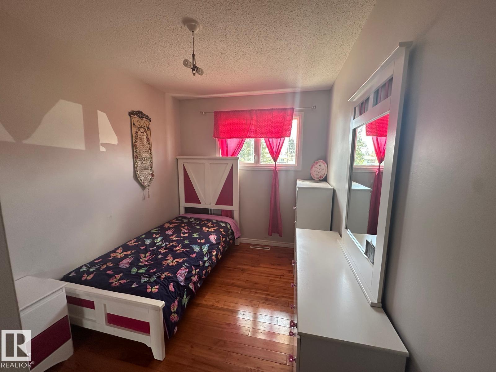 Picture for 8620 137 AV NW