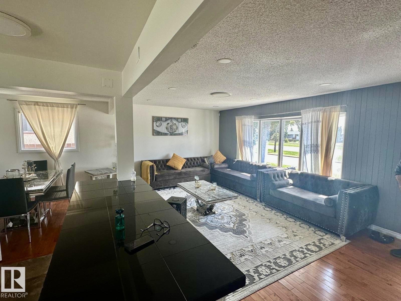 Picture for 8620 137 AV NW