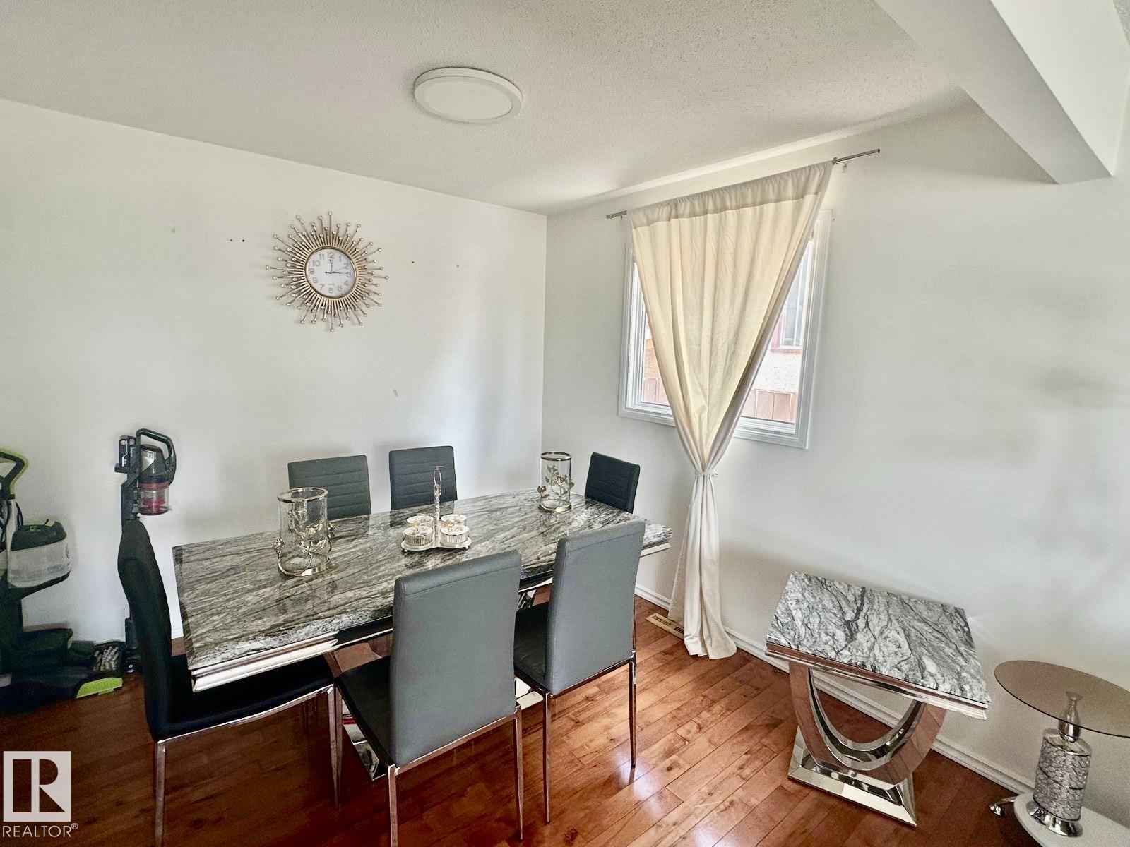 https://zimg.paragon.ice.com/ParagonImages/Property/PM/RAE/225400245/8/0/0/e9de5eeaa34bdcd3564243e6d9e16b1a/1/87fcae1687a0d85cb50a89007480de01/225400245-a5373e3c-9497-459c-aa14-8214e9b209ac.JPG