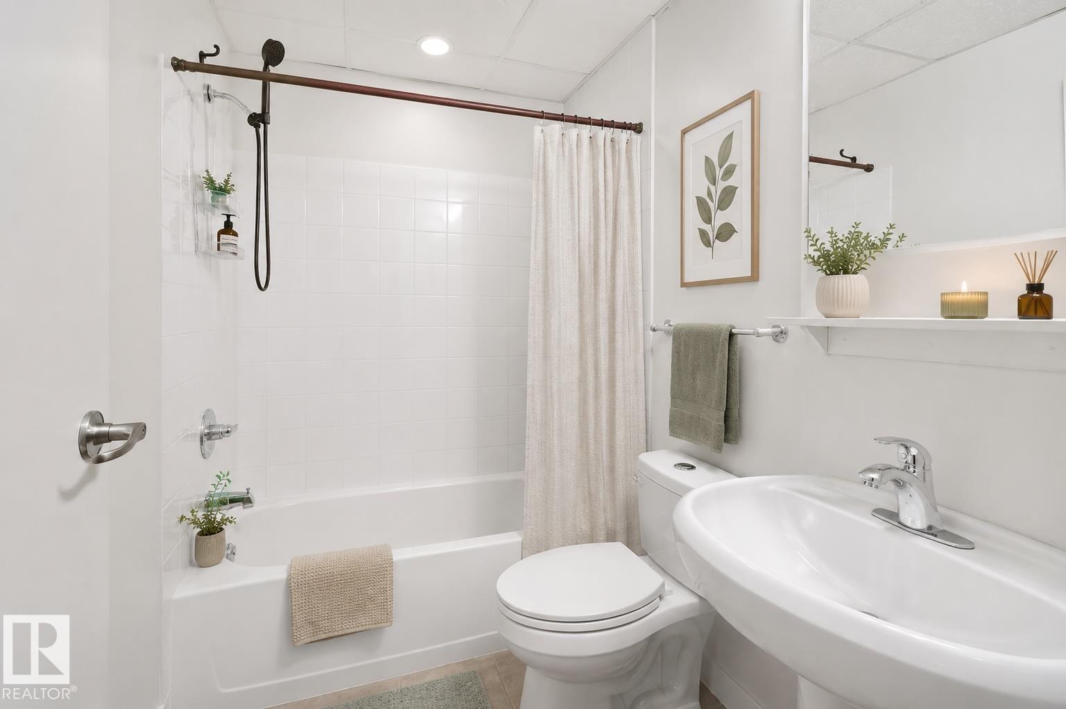 https://zimg.paragon.ice.com/ParagonImages/Property/PM/RAE/225400248/7/0/0/d91933a35ca2877d6c687c52f1722598/1/a859ac2fa7ab7ee03de6a67f4594d8a4/225400248-80757723-db87-4cfa-bc5e-3dc17b7b7e89.JPG