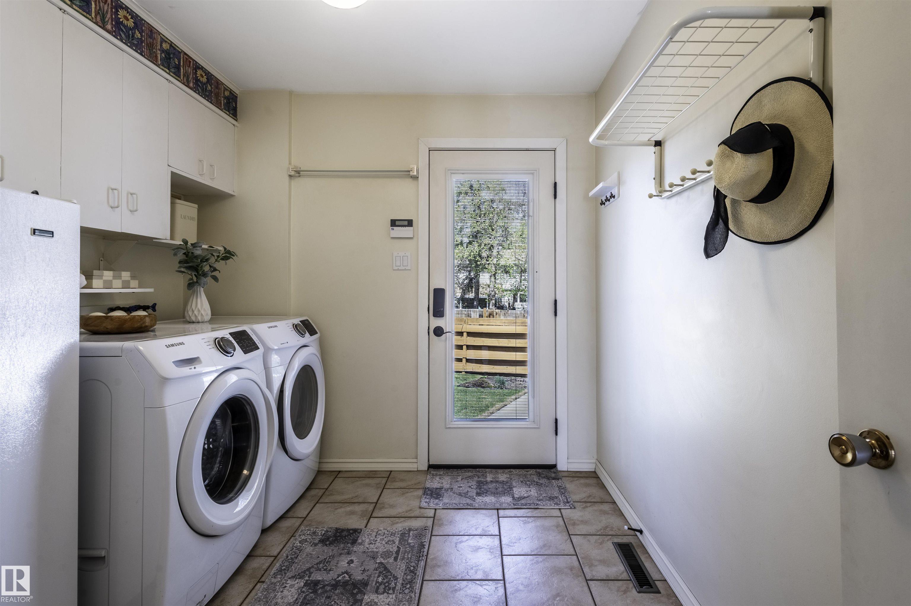 https://zimg.paragon.ice.com/ParagonImages/Property/PM/RAE/225400249/19/0/0/9763b751bf2380aea763db77d7ff9015/1/39e8d5ae73f8a776c14438e1beb7df04/225400249-e334c79b-97e9-49c0-ba73-cae4a798b244.JPG