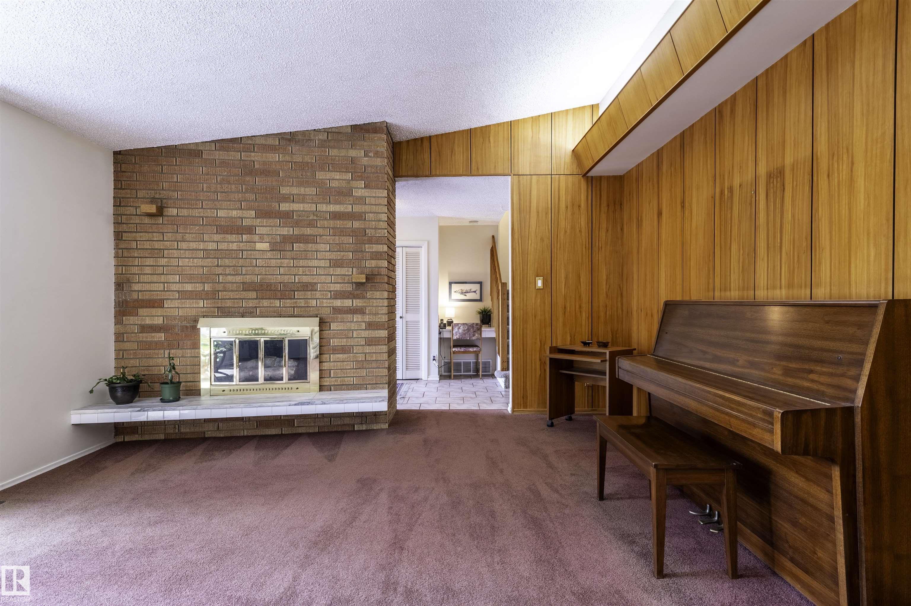 https://zimg.paragon.ice.com/ParagonImages/Property/PM/RAE/225400249/9/0/0/afa12440e330e01b6728ddb4748aa0e5/1/39e8d5ae73f8a776c14438e1beb7df04/225400249-2da000a5-4c1b-40eb-9be1-202072c3d7f8.JPG