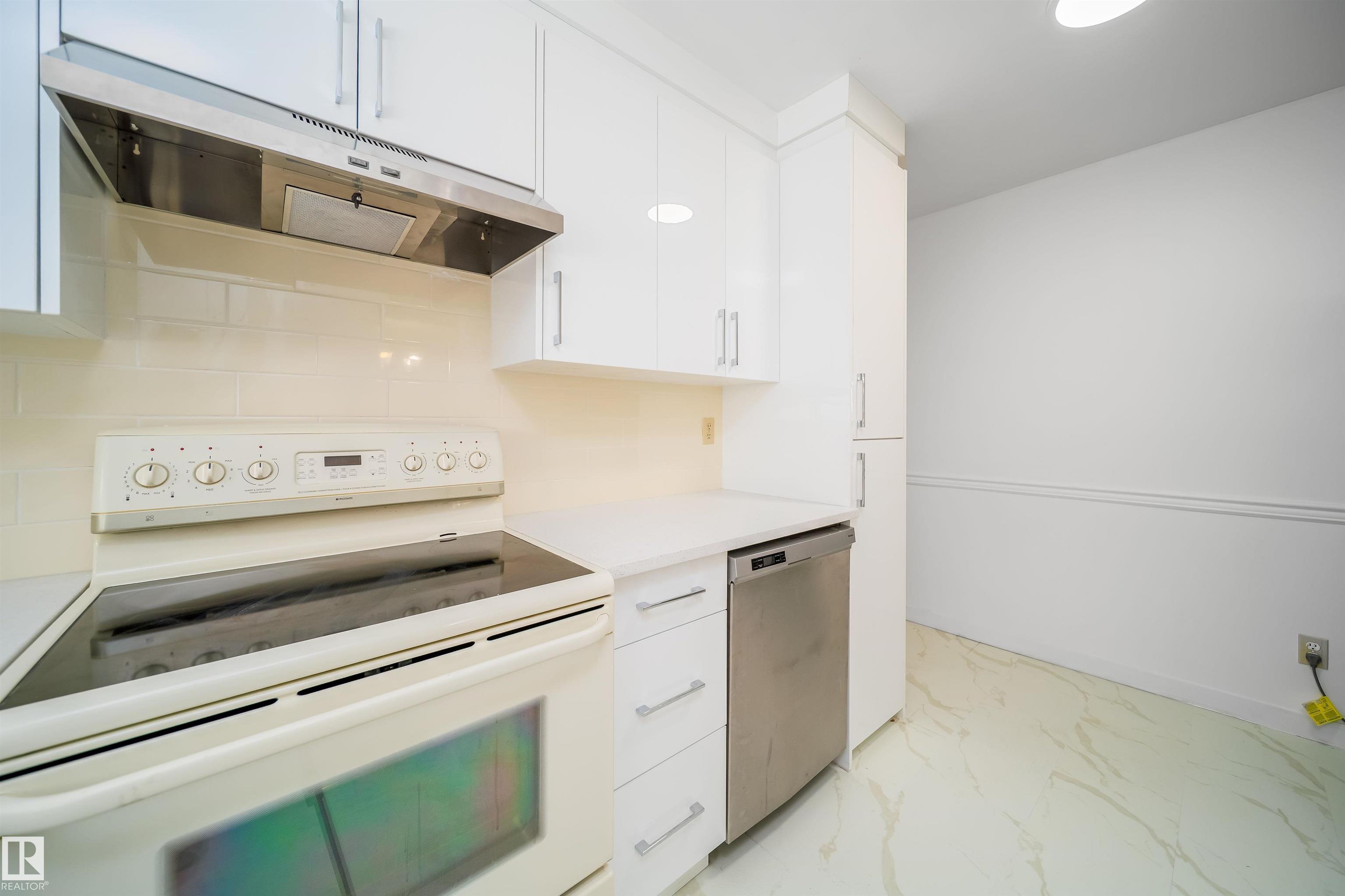 https://zimg.paragon.ice.com/ParagonImages/Property/PM/RAE/225400260/11/0/0/ec0151ccc410c344b5d8ff2bcb34fc06/1/2136b43065447a4722d14ade9acdb326/225400260-5aebe917-3025-46c2-bf54-75d25d58ad34.JPG