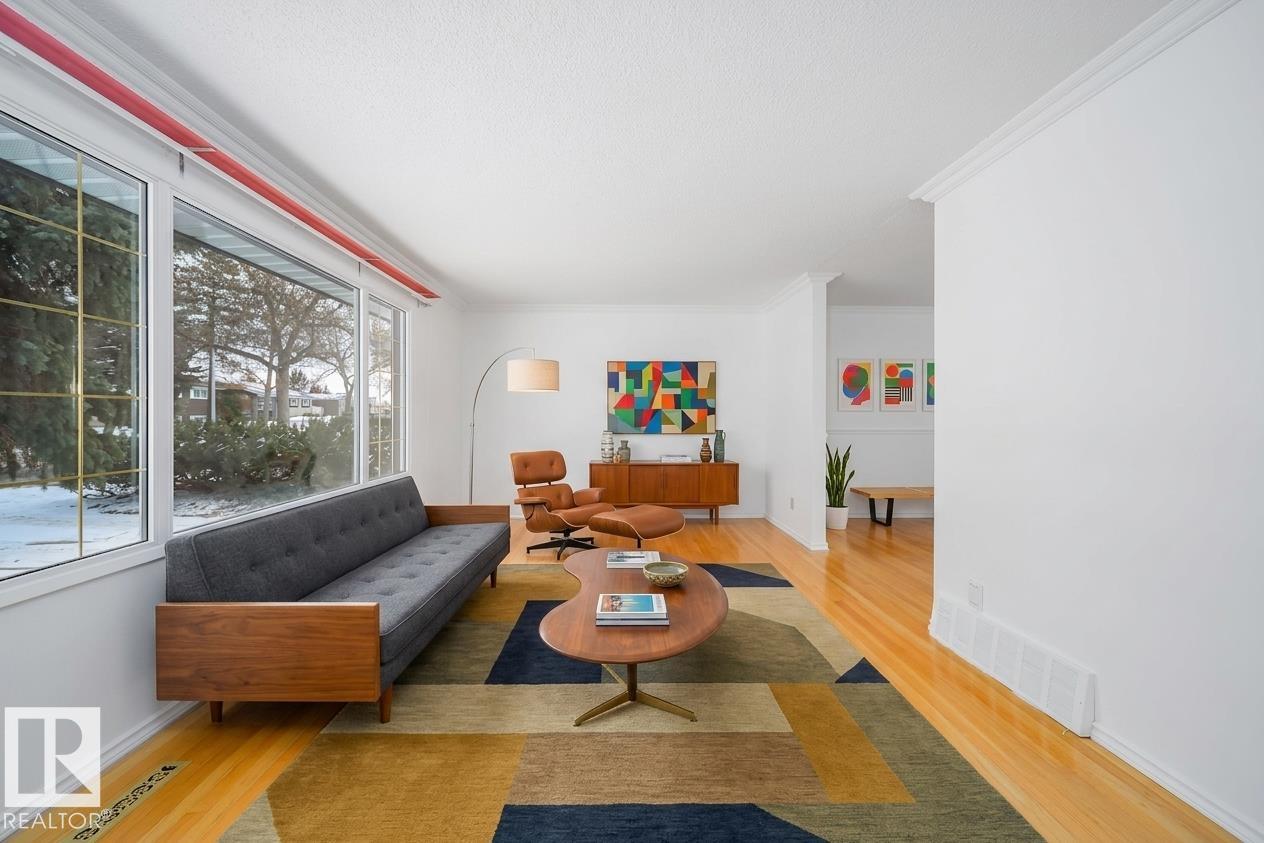 https://zimg.paragon.ice.com/ParagonImages/Property/PM/RAE/225400260/6/0/0/84b627a9aa4e6244e7cbcfc54890586c/1/2136b43065447a4722d14ade9acdb326/225400260-a8855a0e-bcd4-4ab5-92e6-5c9da012b957.JPG