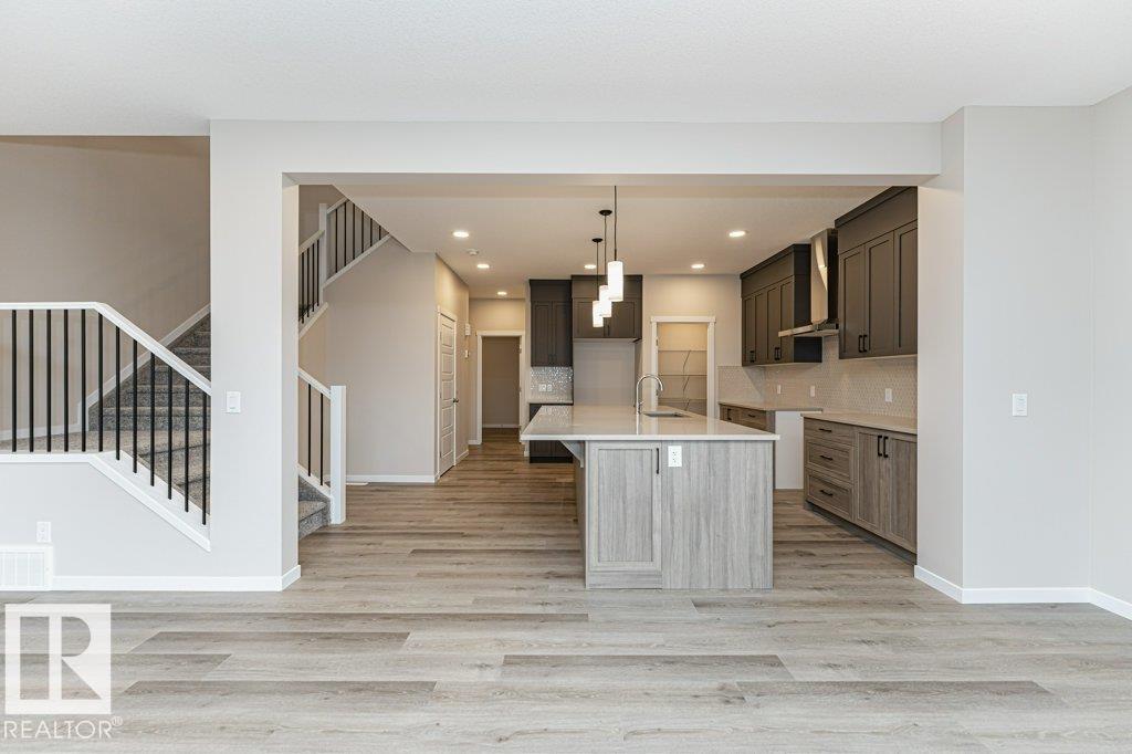 https://zimg.paragon.ice.com/ParagonImages/Property/PM/RAE/225400261/15/0/0/d529f72db16ab1f380f11fe5492156ce/1/73861c4e781a5b689d4b82c2e13af30b/225400261-0e3785d8-a51c-464b-bebc-149cce0c304a.JPG