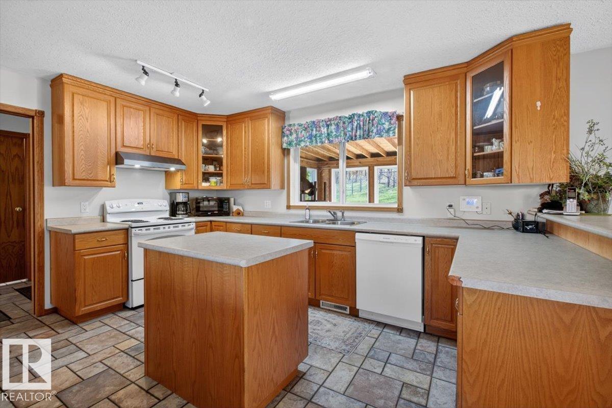 Photo 11 at 23 - 23114A Twp Road 564, Maple Ridge Estate, Rural Sturgeon County