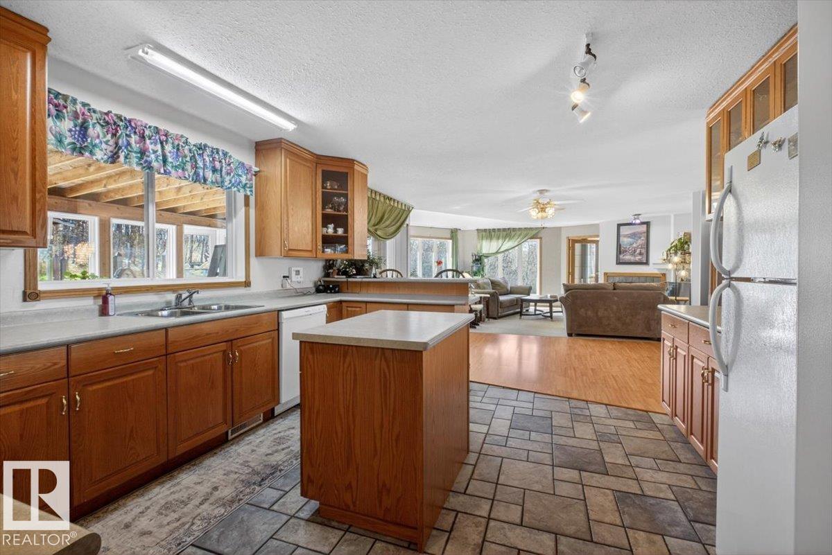 Photo 16 at 23 - 23114A Twp Road 564, Maple Ridge Estate, Rural Sturgeon County