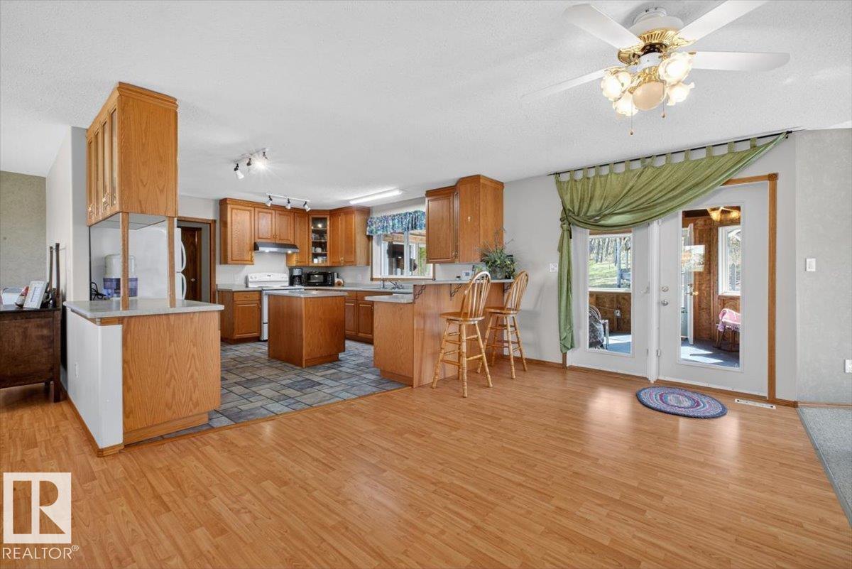 Photo 9 at 23 - 23114A Twp Road 564, Maple Ridge Estate, Rural Sturgeon County