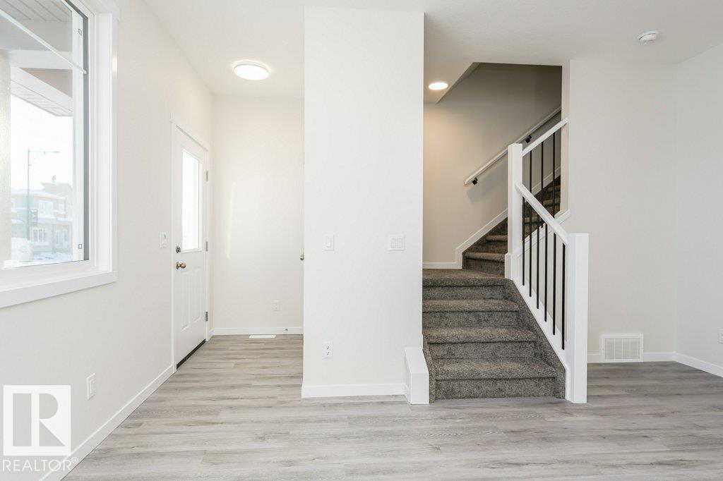 https://zimg.paragon.ice.com/ParagonImages/Property/PM/RAE/225400271/6/0/0/d17338b4f6d7f76e5c0e72729e40a39e/1/fdfb596b076641ce5bff2d397072b226/225400271-9c52d249-c03e-4080-963b-5c4130fb2641.JPG