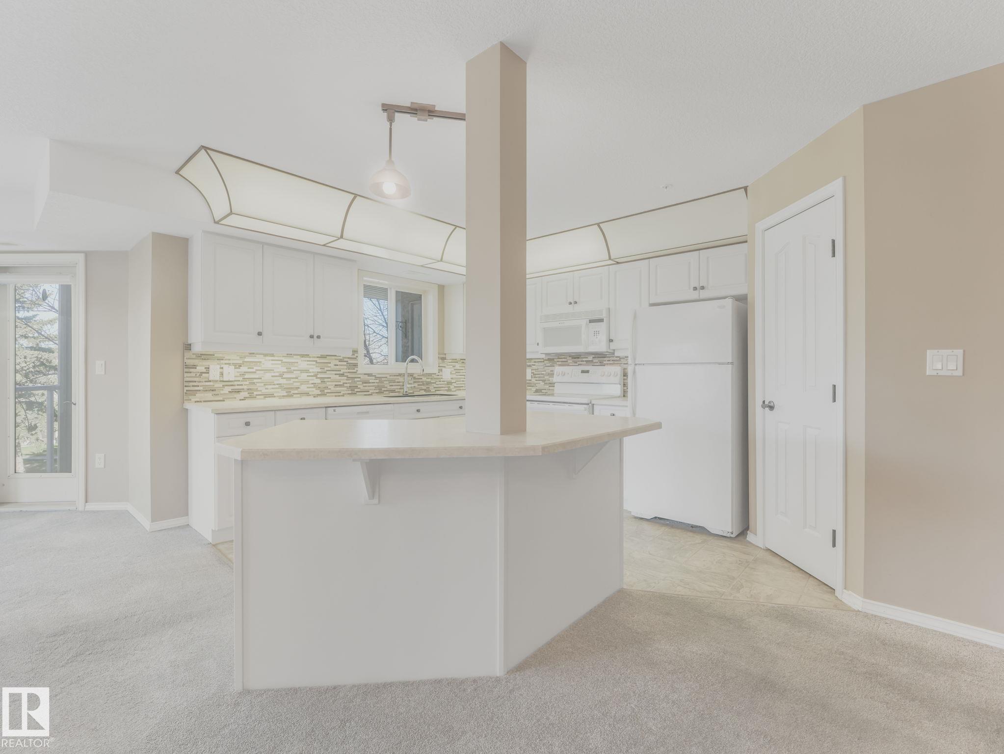 https://zimg.paragon.ice.com/ParagonImages/Property/PM/RAE/225400272/17/0/0/e727e49d8d2d8012fd16bbf856100a10/1/805a6bd90a9dddb6b0eb944bb4449b43/225400272-307849dd-dd61-4fac-aa0c-b7c83c3bf61d.JPG