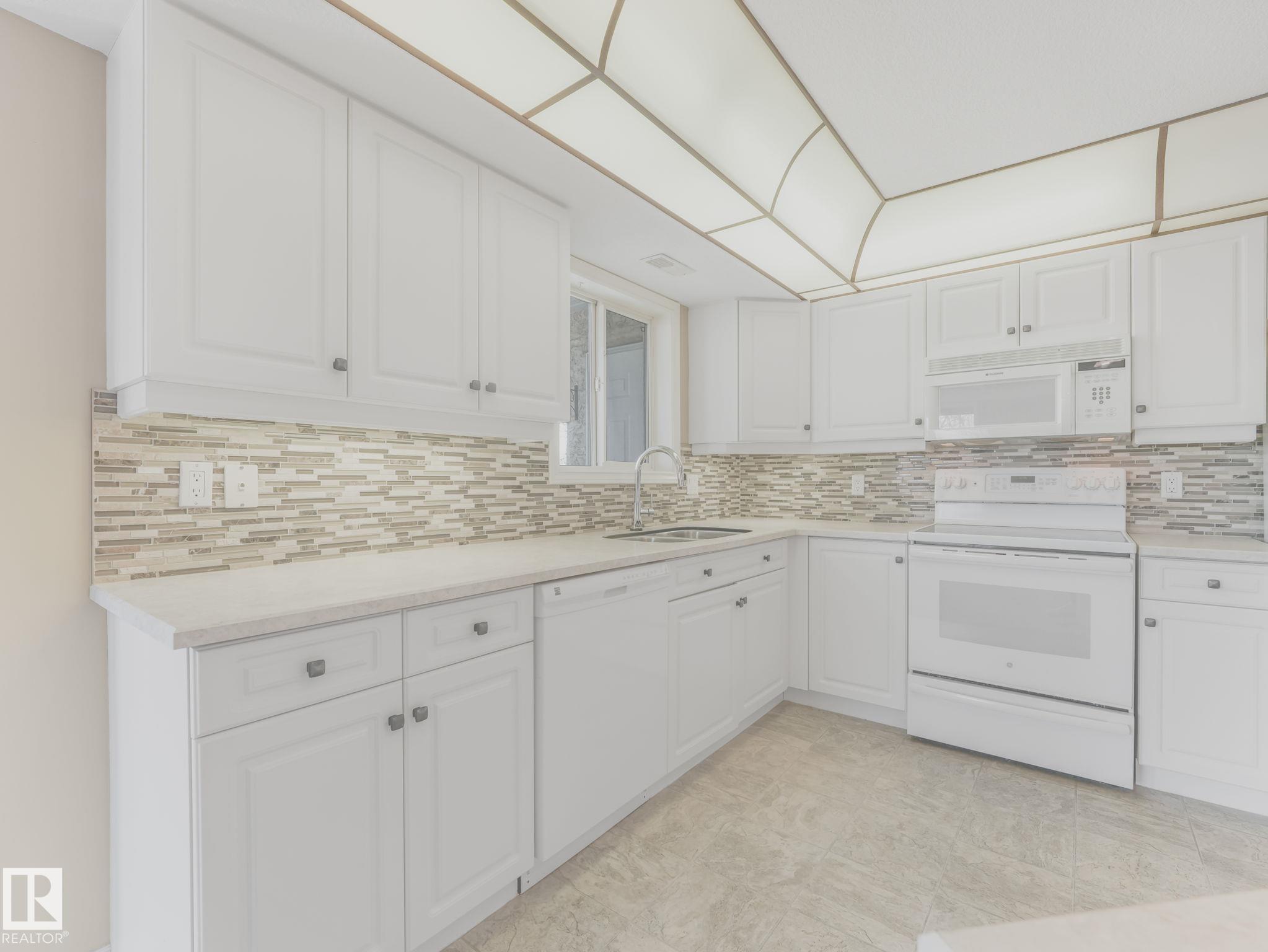 https://zimg.paragon.ice.com/ParagonImages/Property/PM/RAE/225400272/22/0/0/da4509f9576189125a996f1c05aabdf8/1/805a6bd90a9dddb6b0eb944bb4449b43/225400272-eef1fdf2-6e10-4bba-947c-b5ca36eb556f.JPG