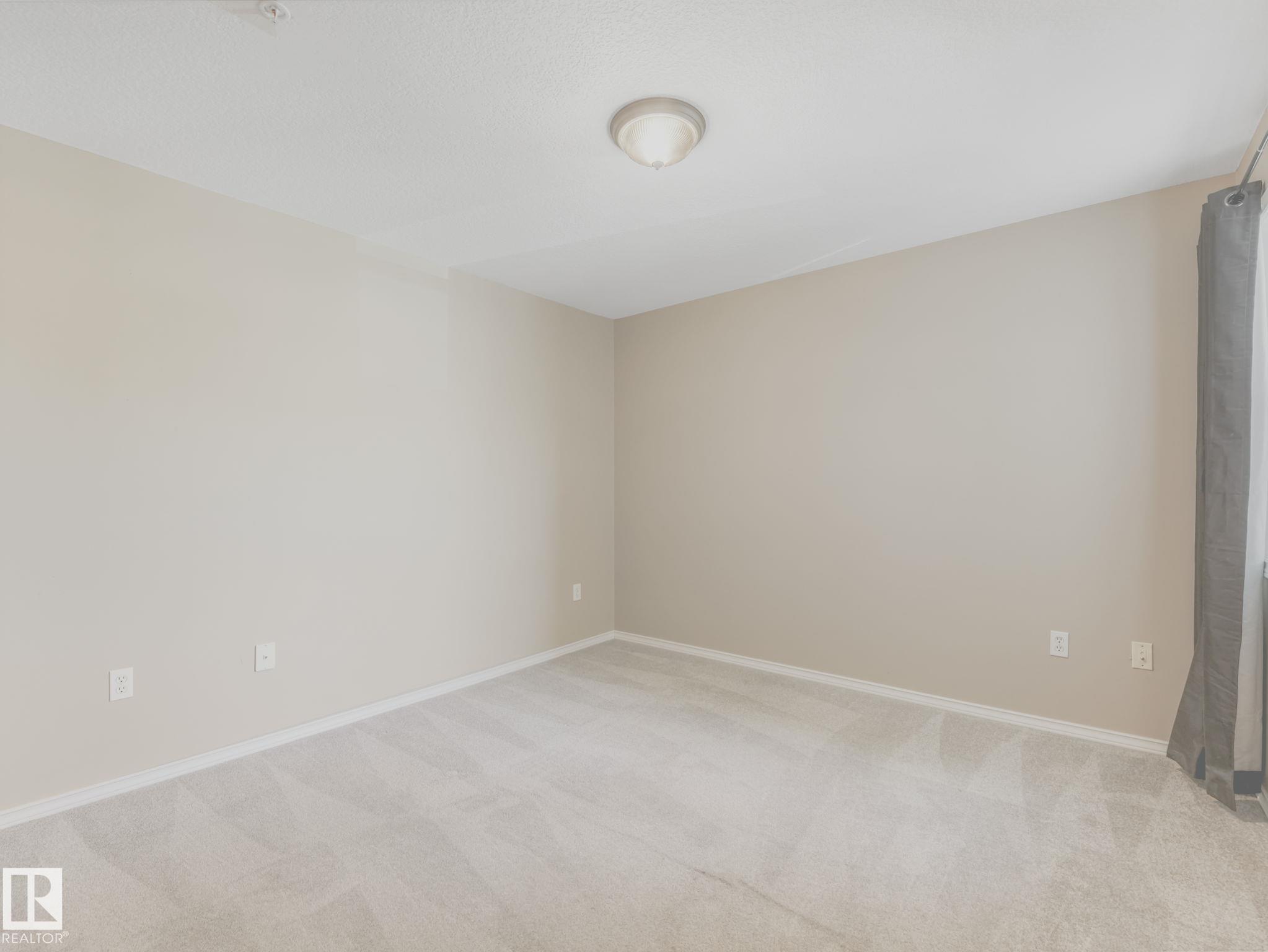 https://zimg.paragon.ice.com/ParagonImages/Property/PM/RAE/225400272/42/0/0/19081d39d6de42e77b3d3a4443d98c64/1/805a6bd90a9dddb6b0eb944bb4449b43/225400272-97f7debb-f82c-4b3c-b7da-9e5c18f77485.JPG