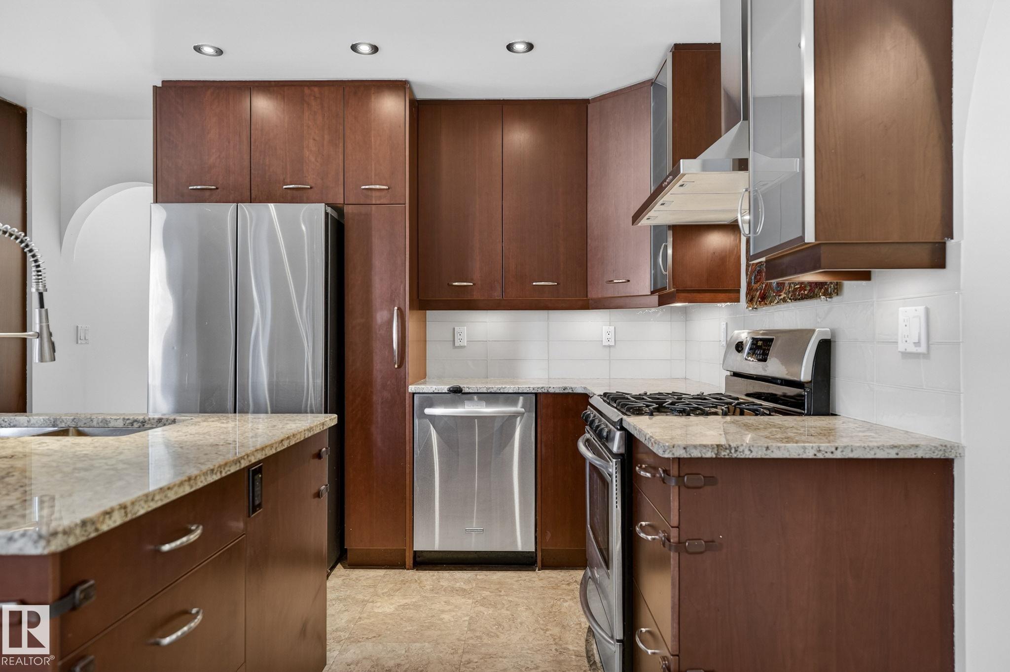 https://zimg.paragon.ice.com/ParagonImages/Property/PM/RAE/225400275/10/0/0/f613f7f14e0892db8ce6b890576b0e55/1/f0d48b8391d46798e00cf5543401ef63/225400275-dce1c339-7429-499f-b205-cf0772cc76ea.JPG