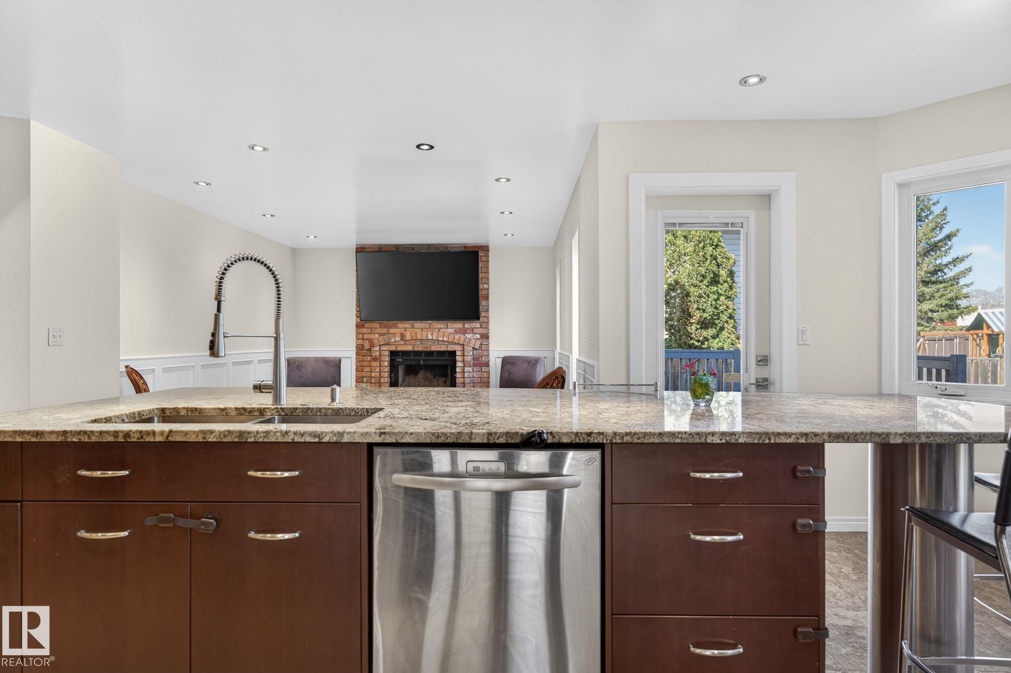 https://zimg.paragon.ice.com/ParagonImages/Property/PM/RAE/225400275/12/0/0/26bc5a99c0108244c3c85fdde349e332/1/f0d48b8391d46798e00cf5543401ef63/225400275-58154180-30b9-4f0d-a888-5a4cb1b95fcf.JPG