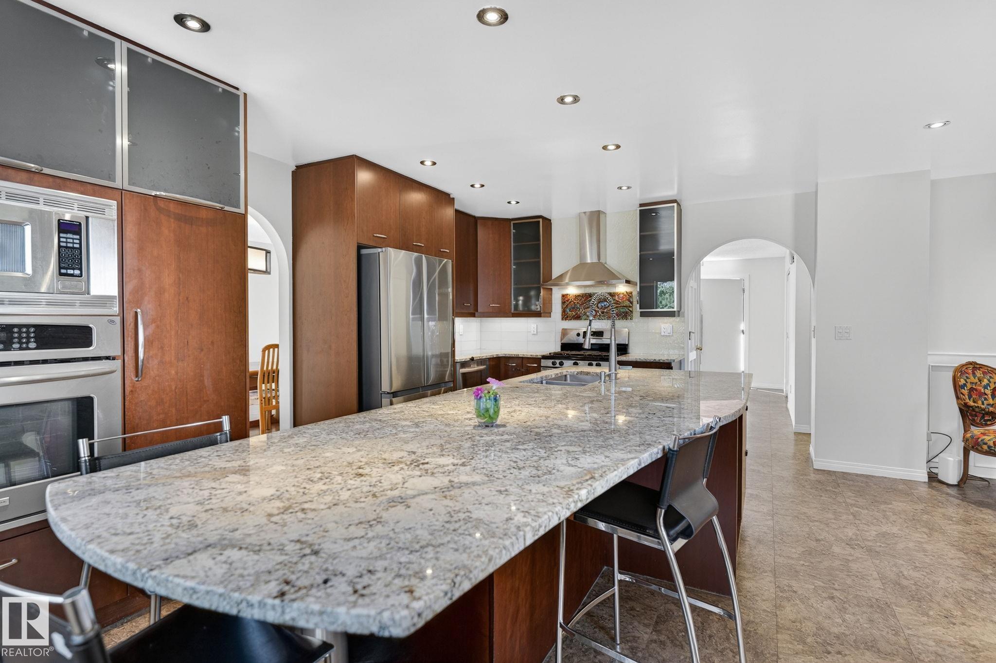 https://zimg.paragon.ice.com/ParagonImages/Property/PM/RAE/225400275/15/0/0/6a4d11b5081c125ca30edc5a87fc2a1c/1/f0d48b8391d46798e00cf5543401ef63/225400275-826f0ce8-9ba6-494f-bd0d-405413a4e222.JPG