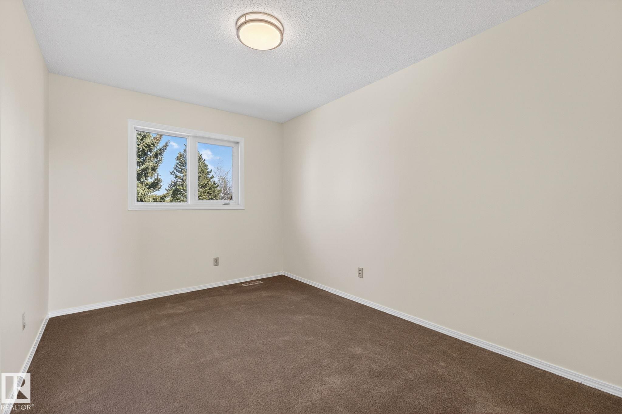 https://zimg.paragon.ice.com/ParagonImages/Property/PM/RAE/225400275/29/0/0/102ed283248ec02f1e7f16416d4f350f/1/f0d48b8391d46798e00cf5543401ef63/225400275-6a52de03-0a95-42a4-9ae8-1960a26fb840.JPG