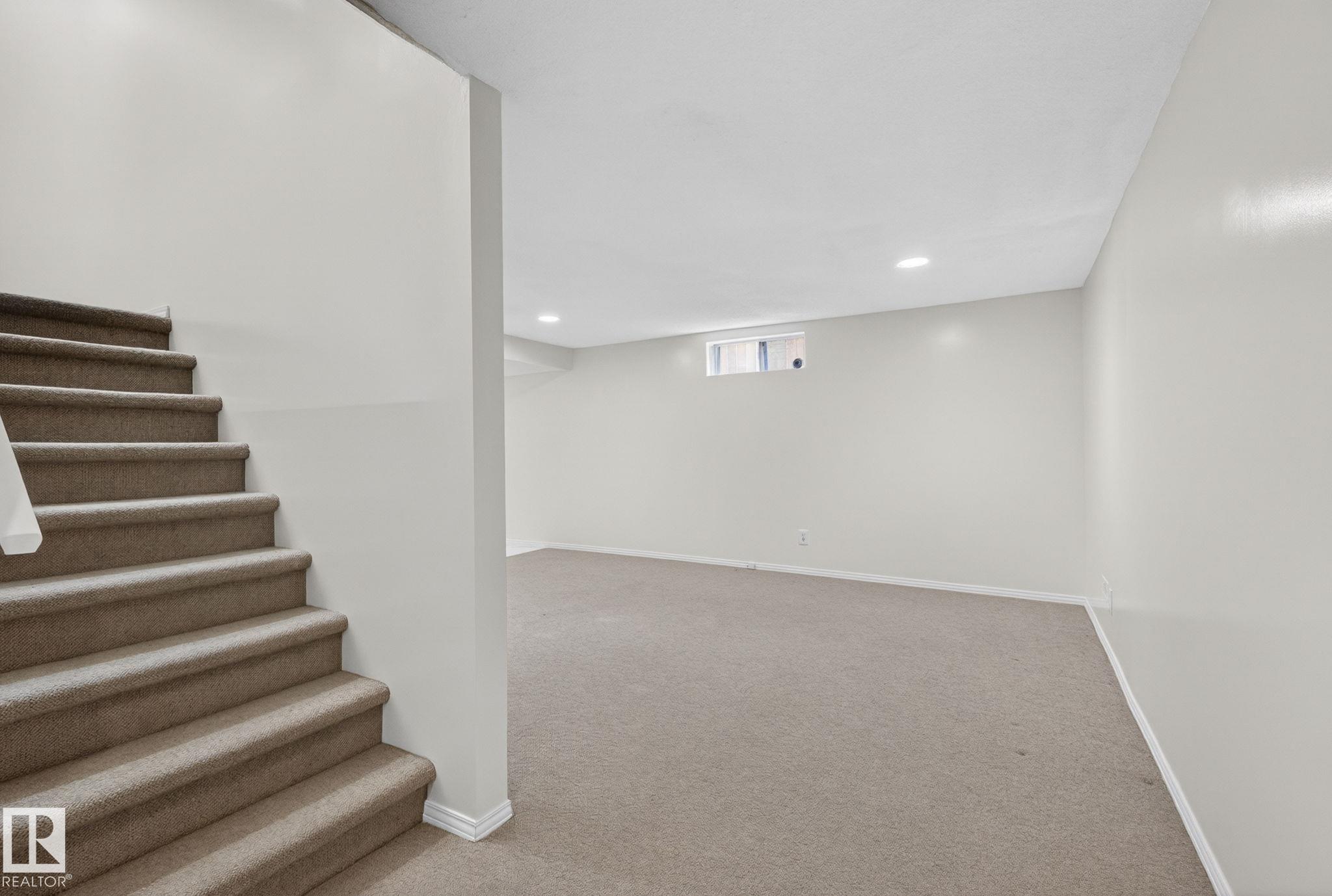 https://zimg.paragon.ice.com/ParagonImages/Property/PM/RAE/225400275/35/0/0/f180922037579ac893715d0f7a0ea6a9/1/f0d48b8391d46798e00cf5543401ef63/225400275-e6370490-1ffa-4d5f-9af9-34c1ff4c501e.JPG