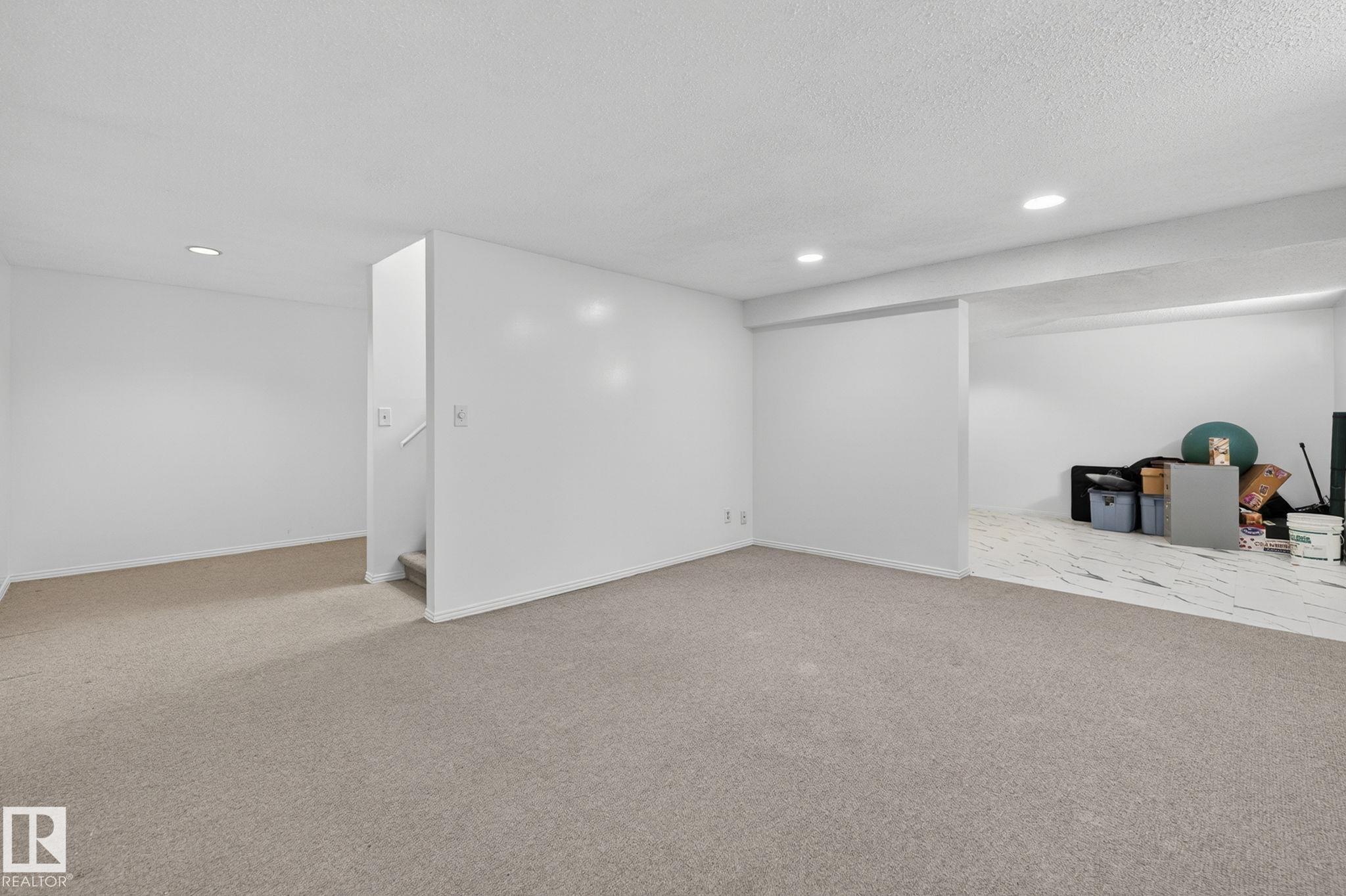https://zimg.paragon.ice.com/ParagonImages/Property/PM/RAE/225400275/36/0/0/3418e55ea73bbad40968650e6dbfb719/1/f0d48b8391d46798e00cf5543401ef63/225400275-8ded8558-6da0-4214-b9d6-a9629803ac39.JPG