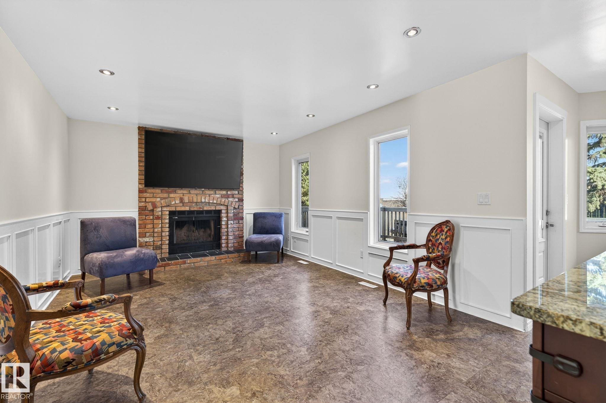 https://zimg.paragon.ice.com/ParagonImages/Property/PM/RAE/225400275/6/0/0/9eda59d9e1ffab52a843018e474261ac/1/f0d48b8391d46798e00cf5543401ef63/225400275-3a67a21a-899f-4bbf-91aa-f642b79e4158.JPG