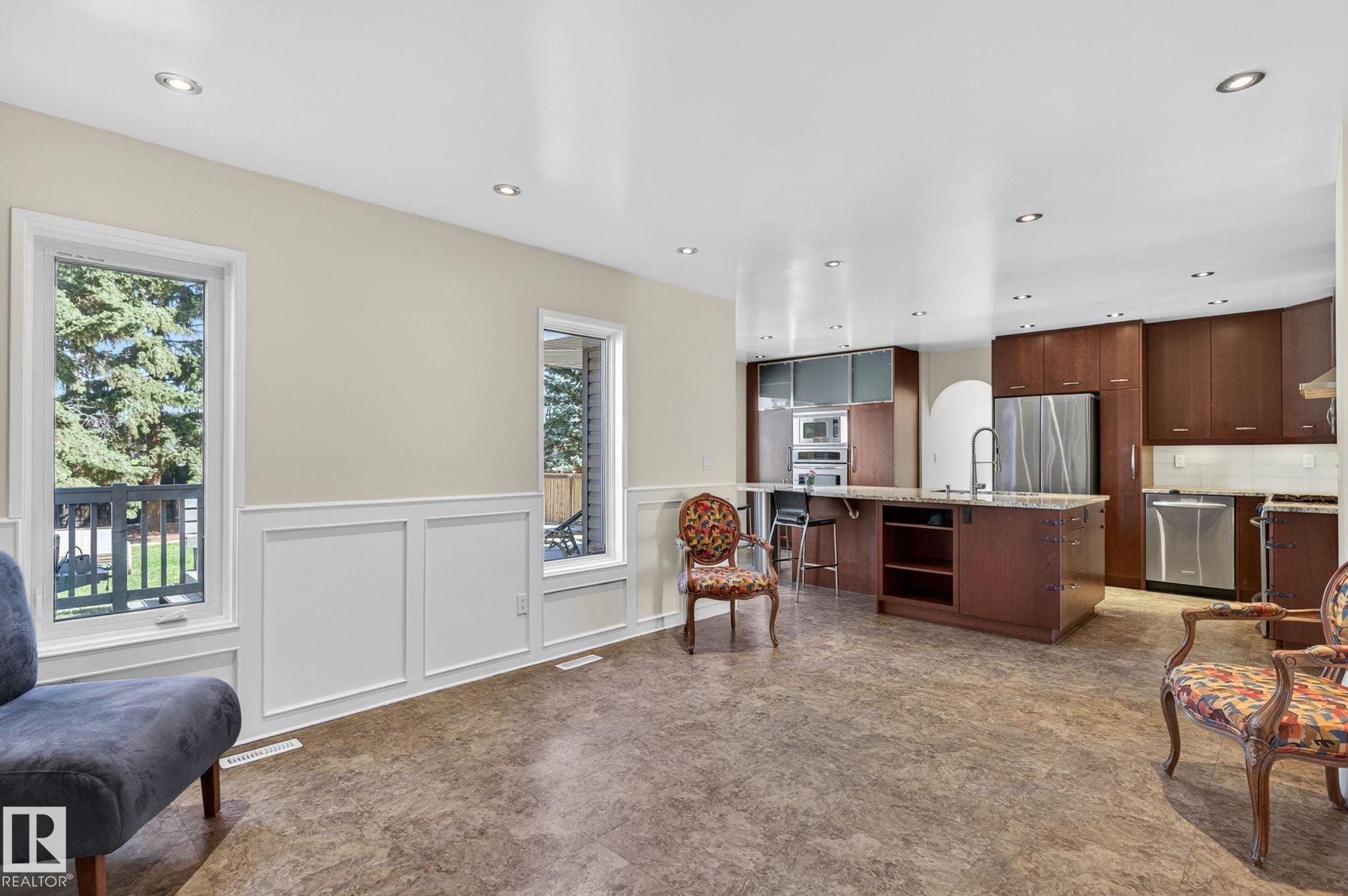 https://zimg.paragon.ice.com/ParagonImages/Property/PM/RAE/225400275/7/0/0/cd8dcfbe47fcd0ef6ea8bd90029767d9/1/f0d48b8391d46798e00cf5543401ef63/225400275-81503eb9-abfd-4b9d-8b21-77b6d7aacb14.JPG