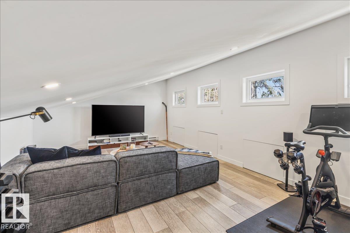 https://zimg.paragon.ice.com/ParagonImages/Property/PM/RAE/225400283/48/0/0/84ac92a723414463789969fddf4c2e63/1/59ff51c2e0101f09c8c5477944fb9c29/225400283-1be8ae5b-0126-4eb2-84c2-da59791c1044.JPG