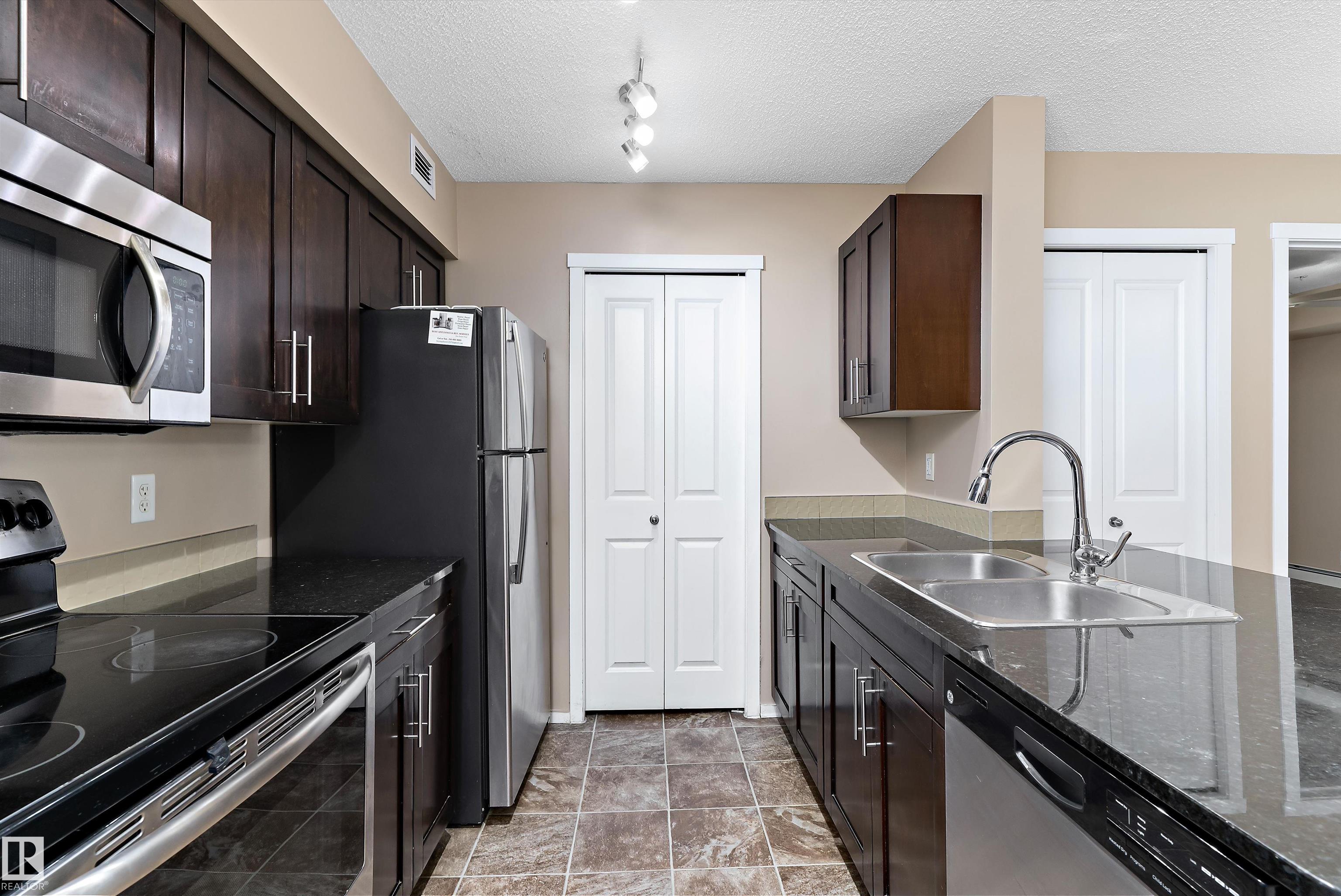 Photo 10 at 105 - 111 Watt Common SW, Walker, Edmonton