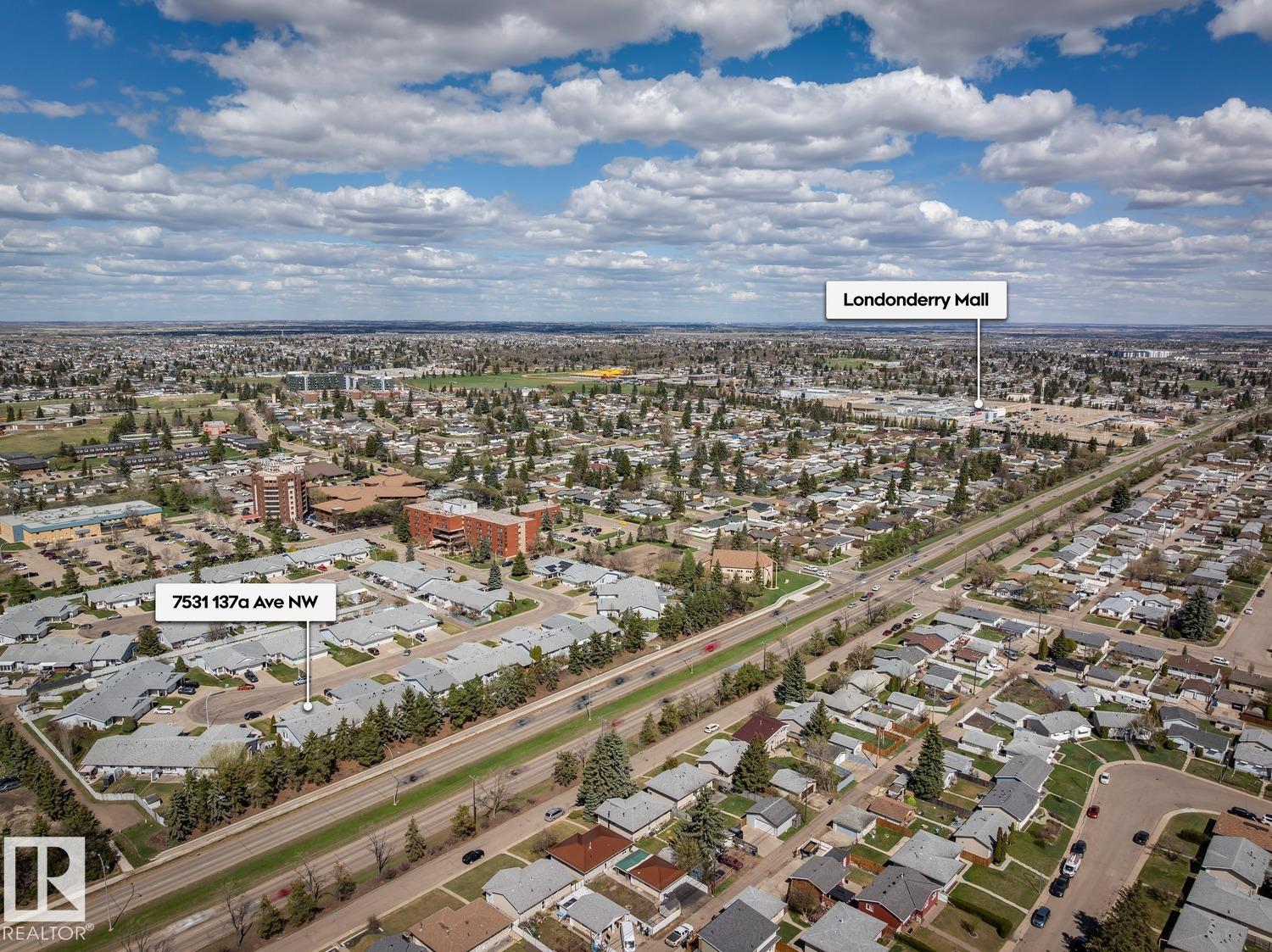 https://zimg.paragon.ice.com/ParagonImages/Property/PM/RAE/225400292/40/0/0/447c5cdfd103d1e9cf335cc97cc871aa/1/4708f2328d501d4eaf587945b7a43538/225400292-41ba9490-4039-4f94-97d1-eaeb20680938.JPG