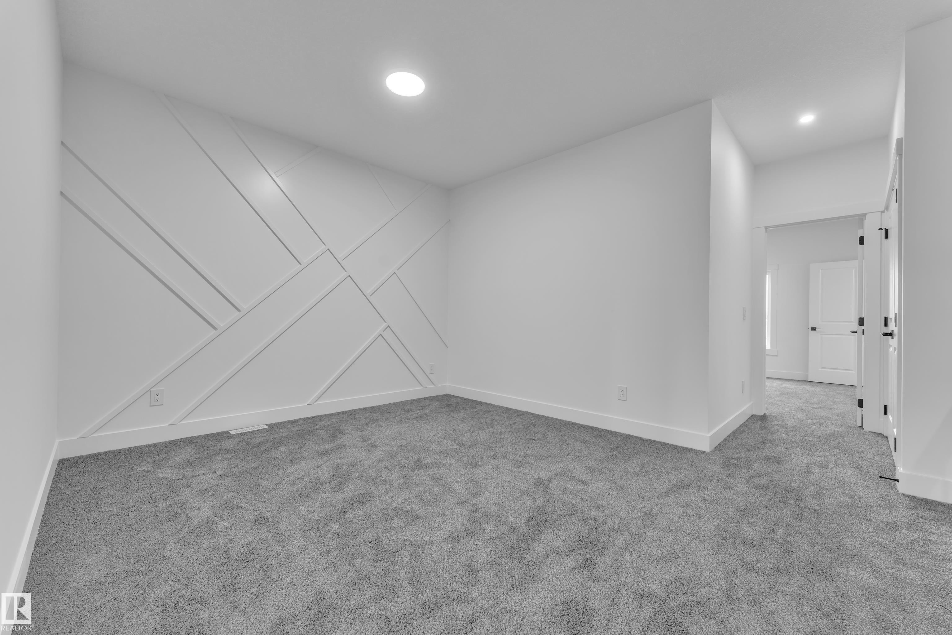 https://zimg.paragon.ice.com/ParagonImages/Property/PM/RAE/225400298/18/0/0/b19b2cc0cee60d3b6821595d6c6e6811/1/affc31f05c7a7c15ef210d669a2cbf99/225400298-cfe01e77-b678-4887-a64a-3ef2991d5920.JPG