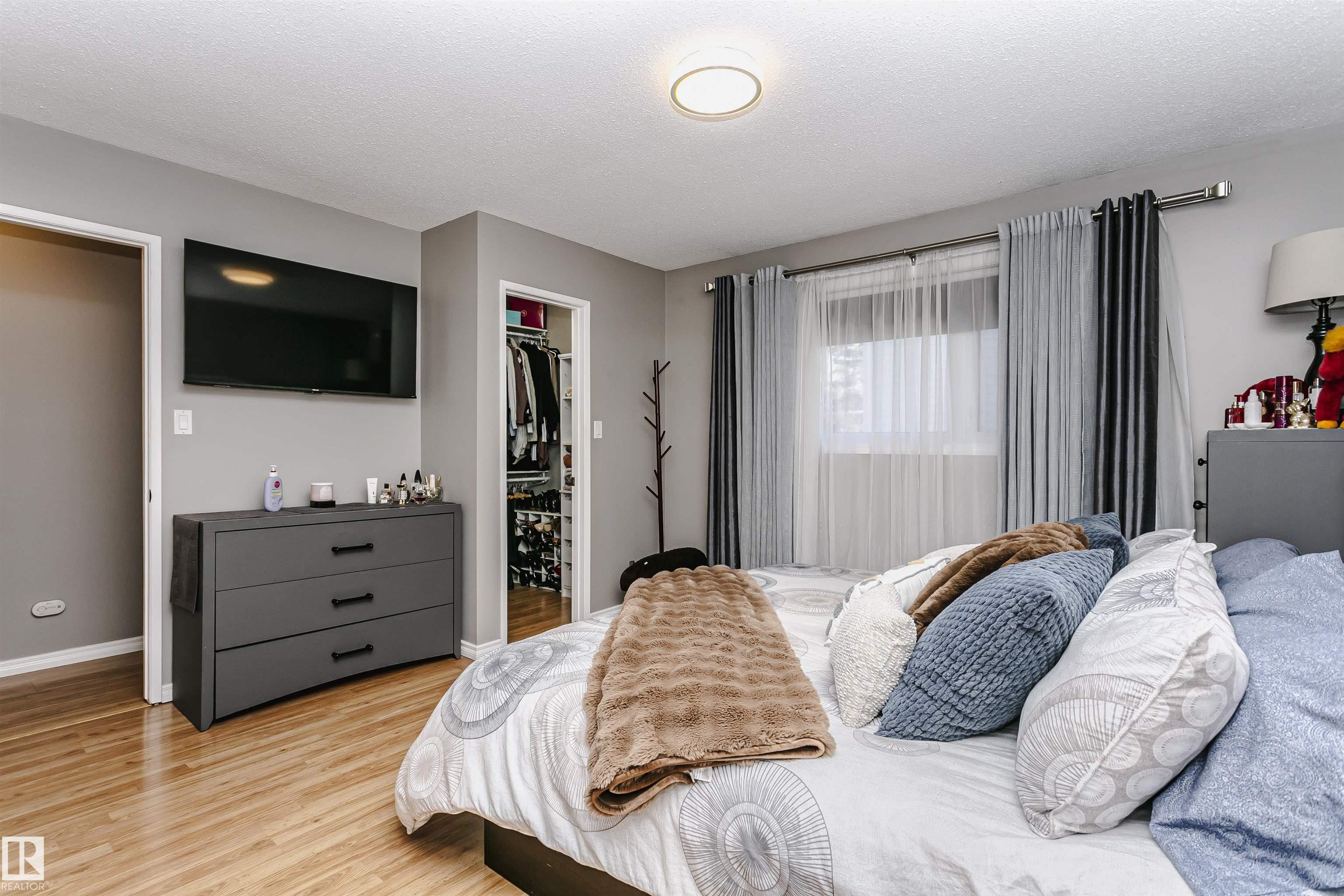 https://zimg.paragon.ice.com/ParagonImages/Property/PM/RAE/225400300/18/0/0/c862a853d1410057372c0ee10e7bbddb/1/5996aa69cc43c22b093025b03c366d47/225400300-318cf43b-251e-4543-8899-98125d047320.JPG
