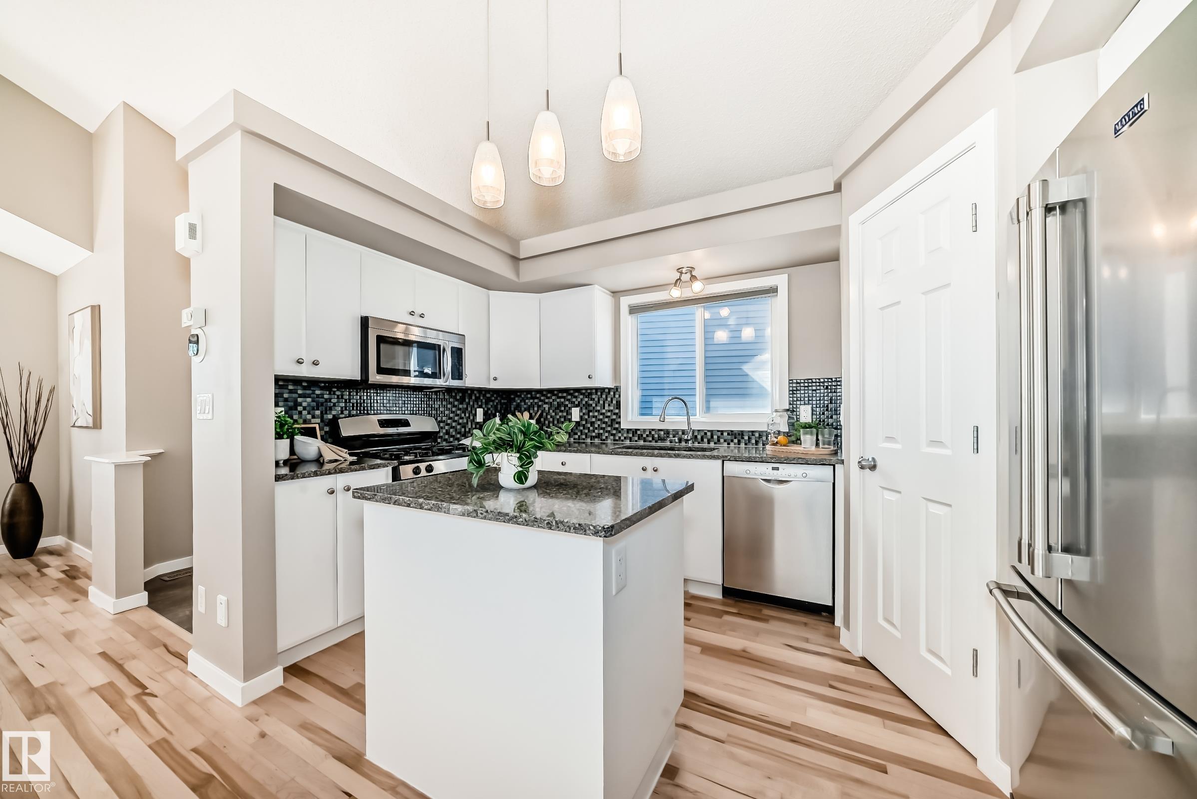 Photo 7 at 1520 70 Street SW, Summerside, Edmonton