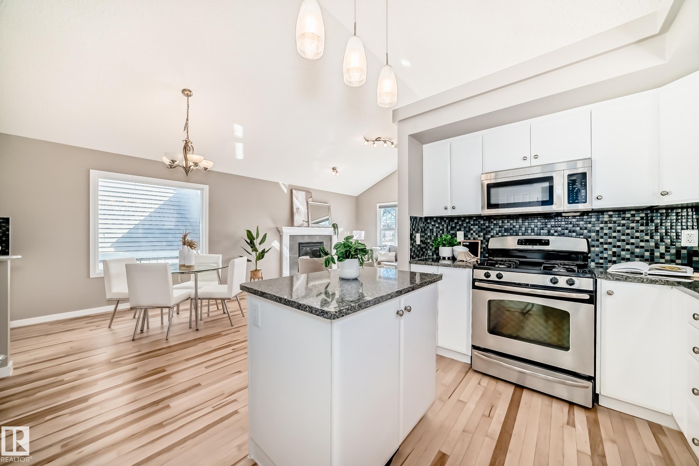 Photo 8 at 1520 70 Street SW, Summerside, Edmonton