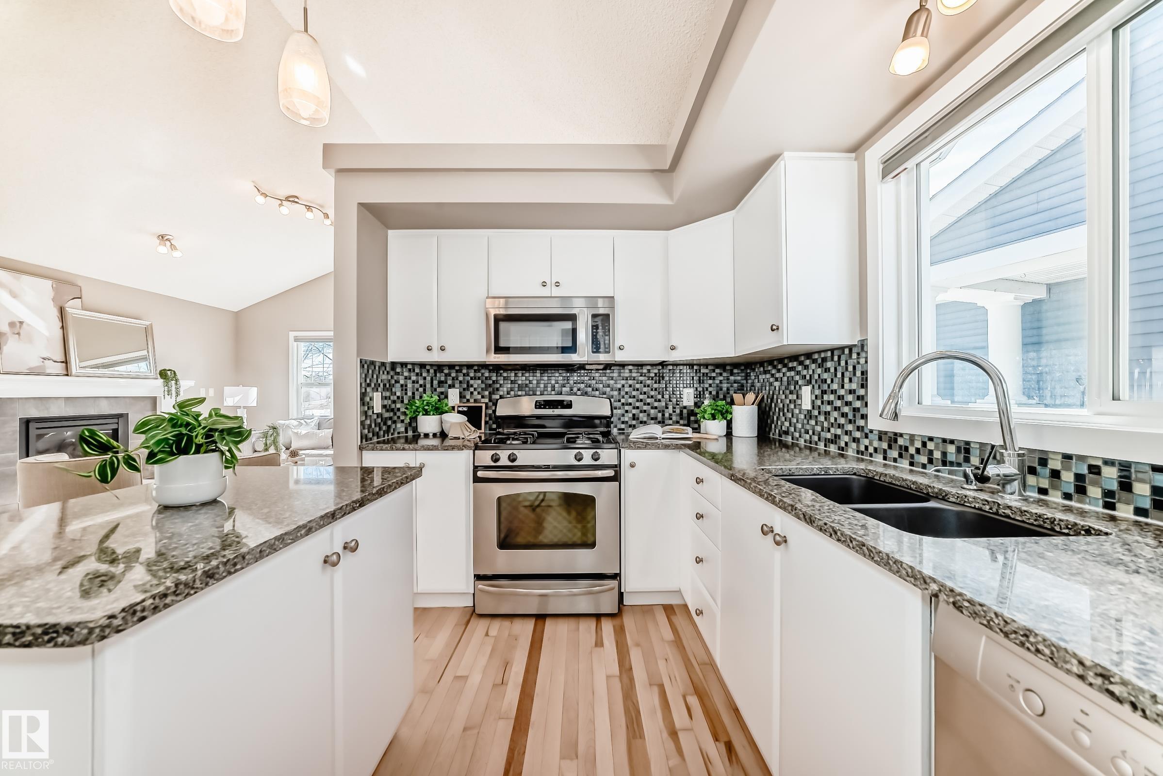 Photo 9 at 1520 70 Street SW, Summerside, Edmonton