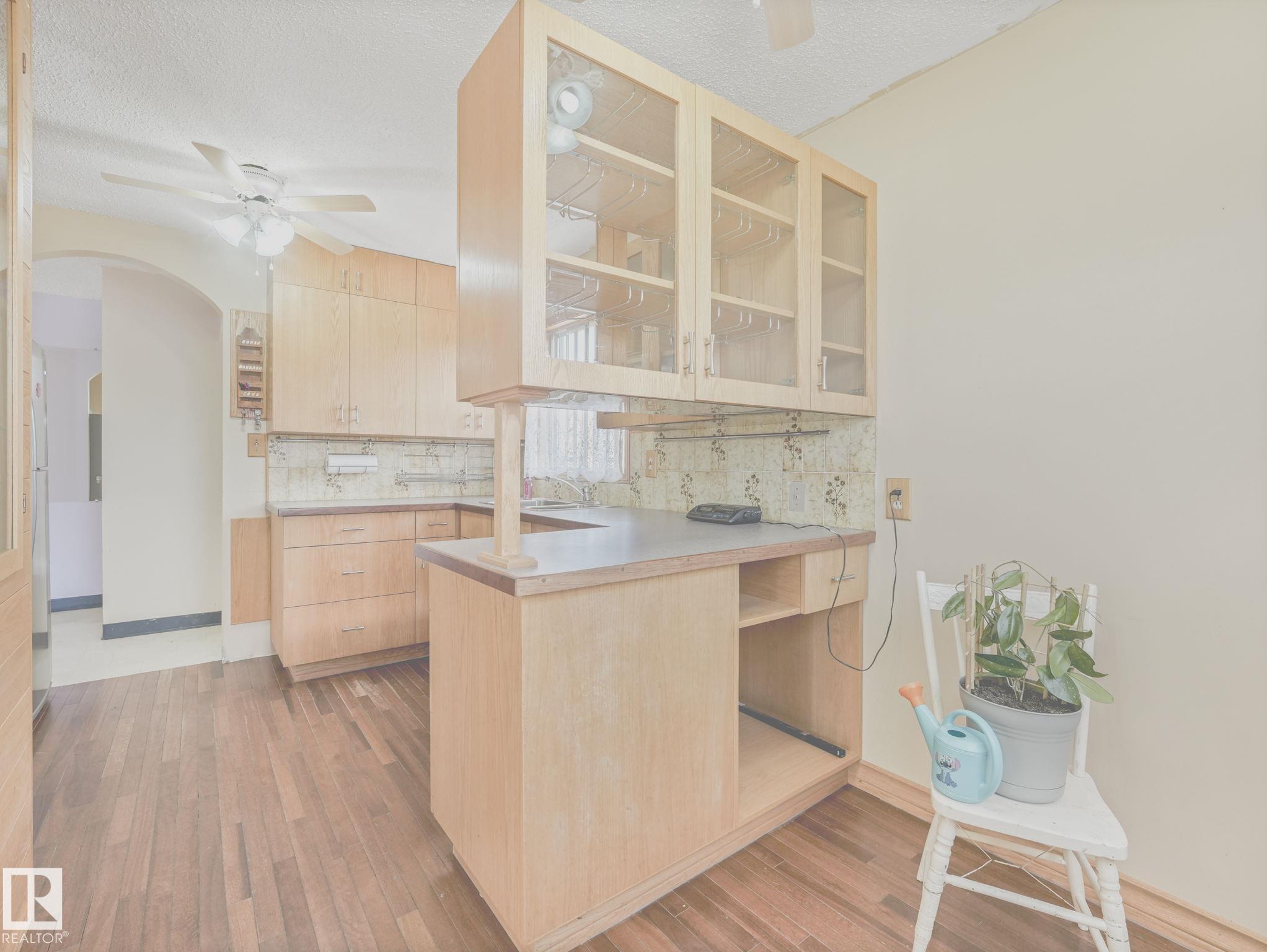 Photo 18 at 34 Camelot Avenue, Corinthia Park, Leduc